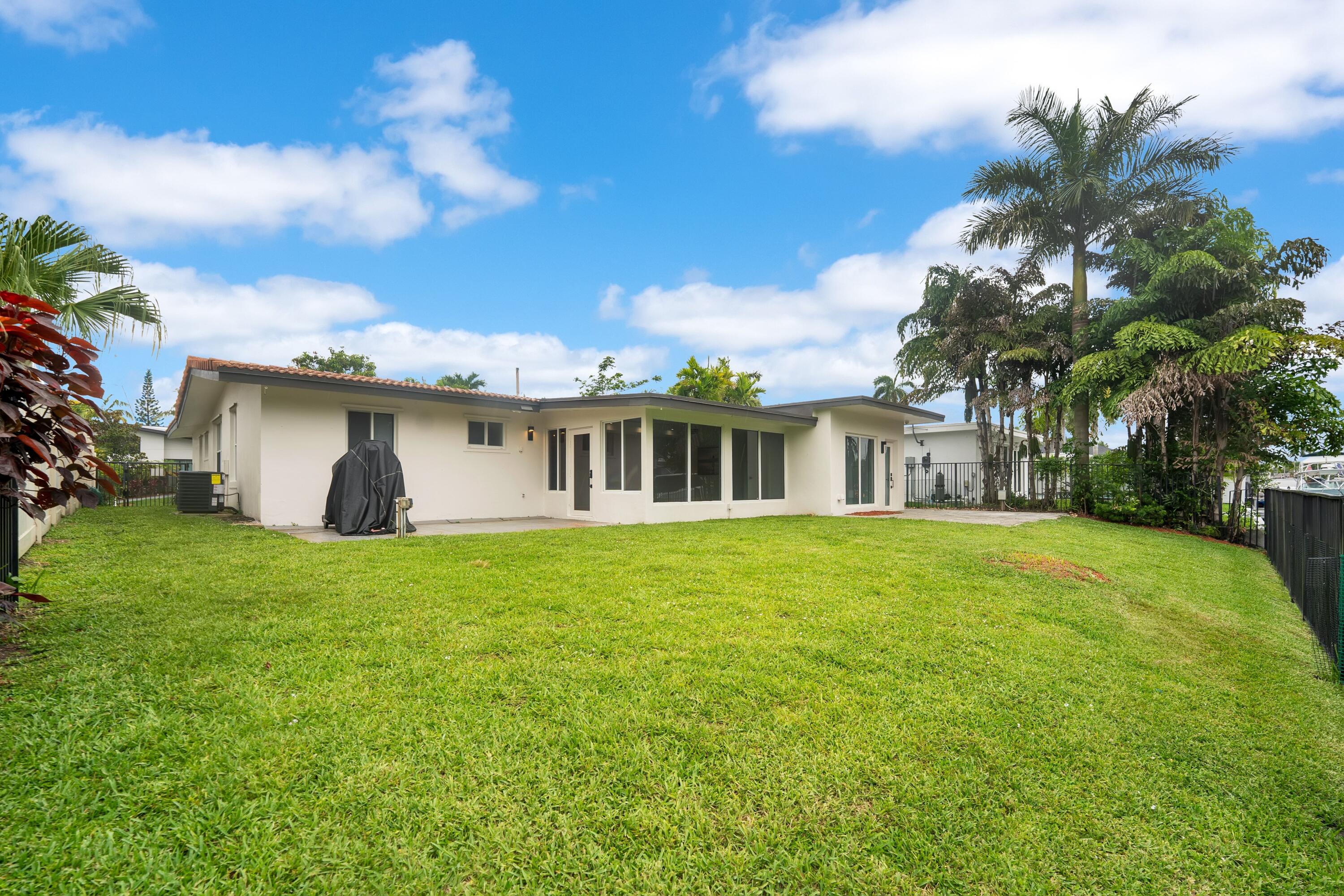 LAUDERDALE ISLES NO 2-BLK 7 - Residential