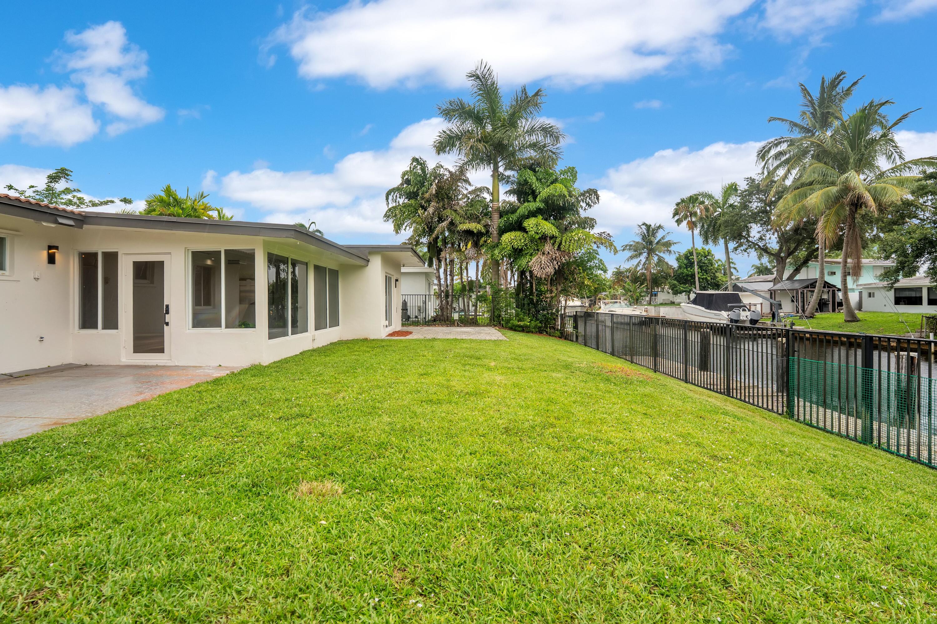 LAUDERDALE ISLES NO 2-BLK 7 - Residential