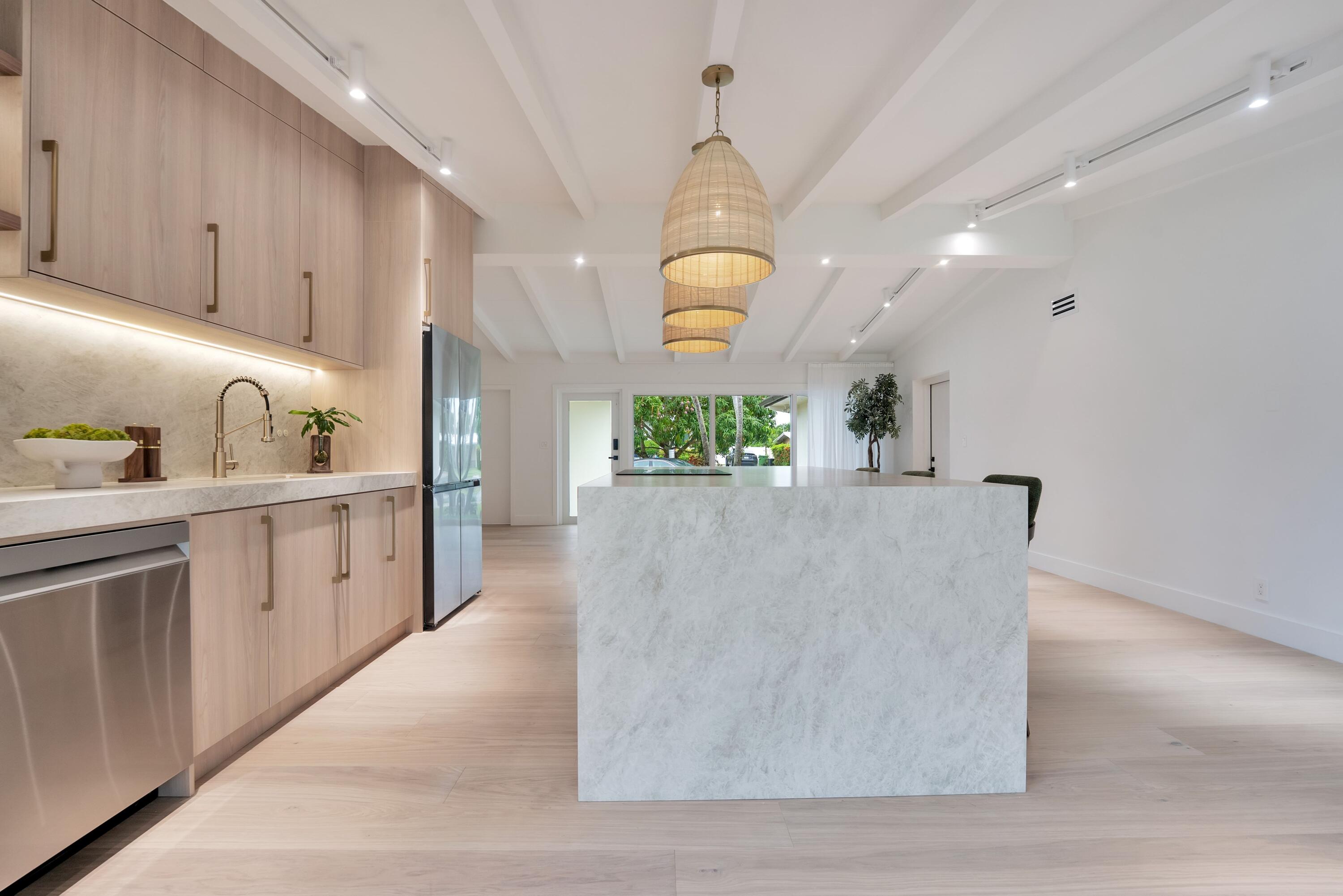 LAUDERDALE ISLES NO 2-BLK 7 - Residential