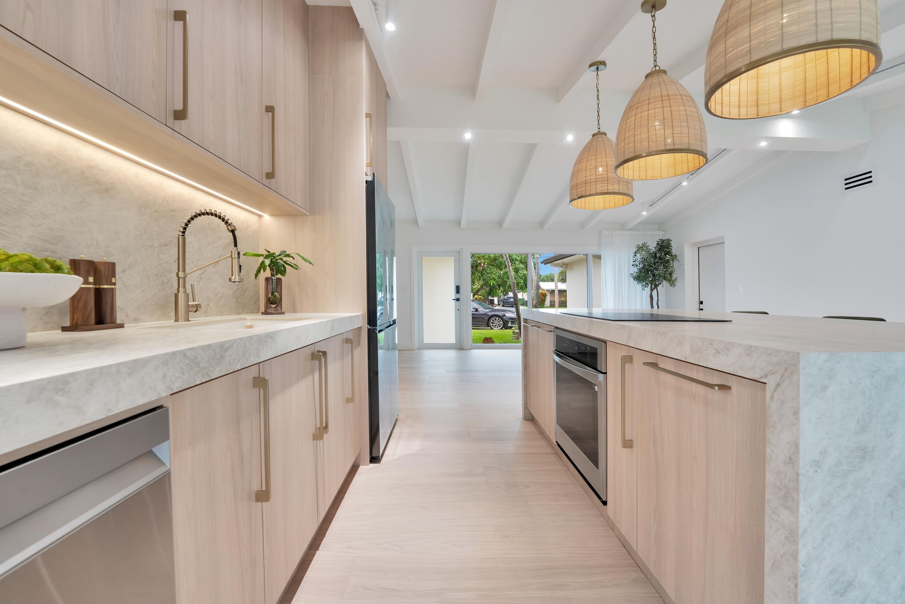 LAUDERDALE ISLES NO 2-BLK 7 - Residential