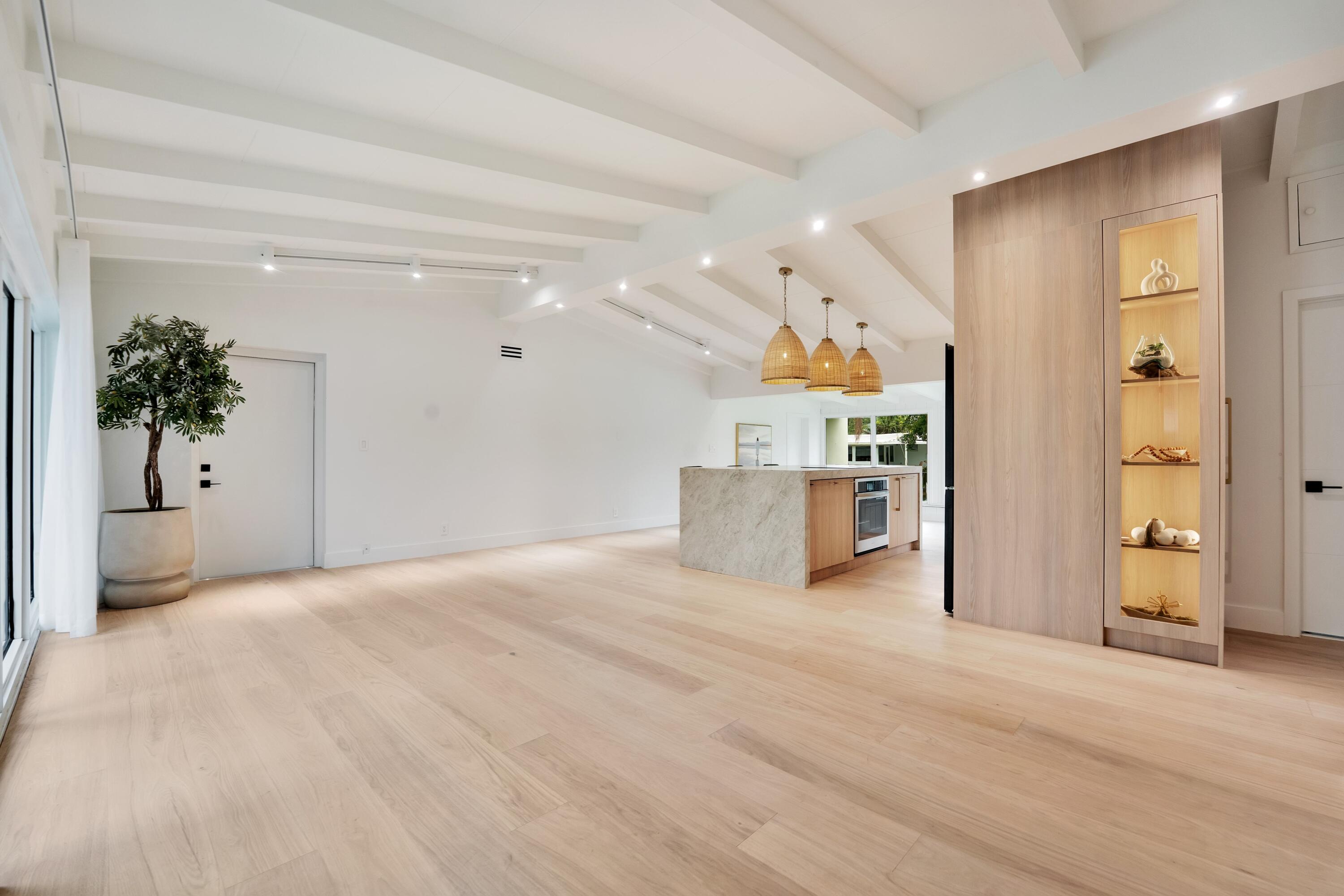 LAUDERDALE ISLES NO 2-BLK 7 - Residential