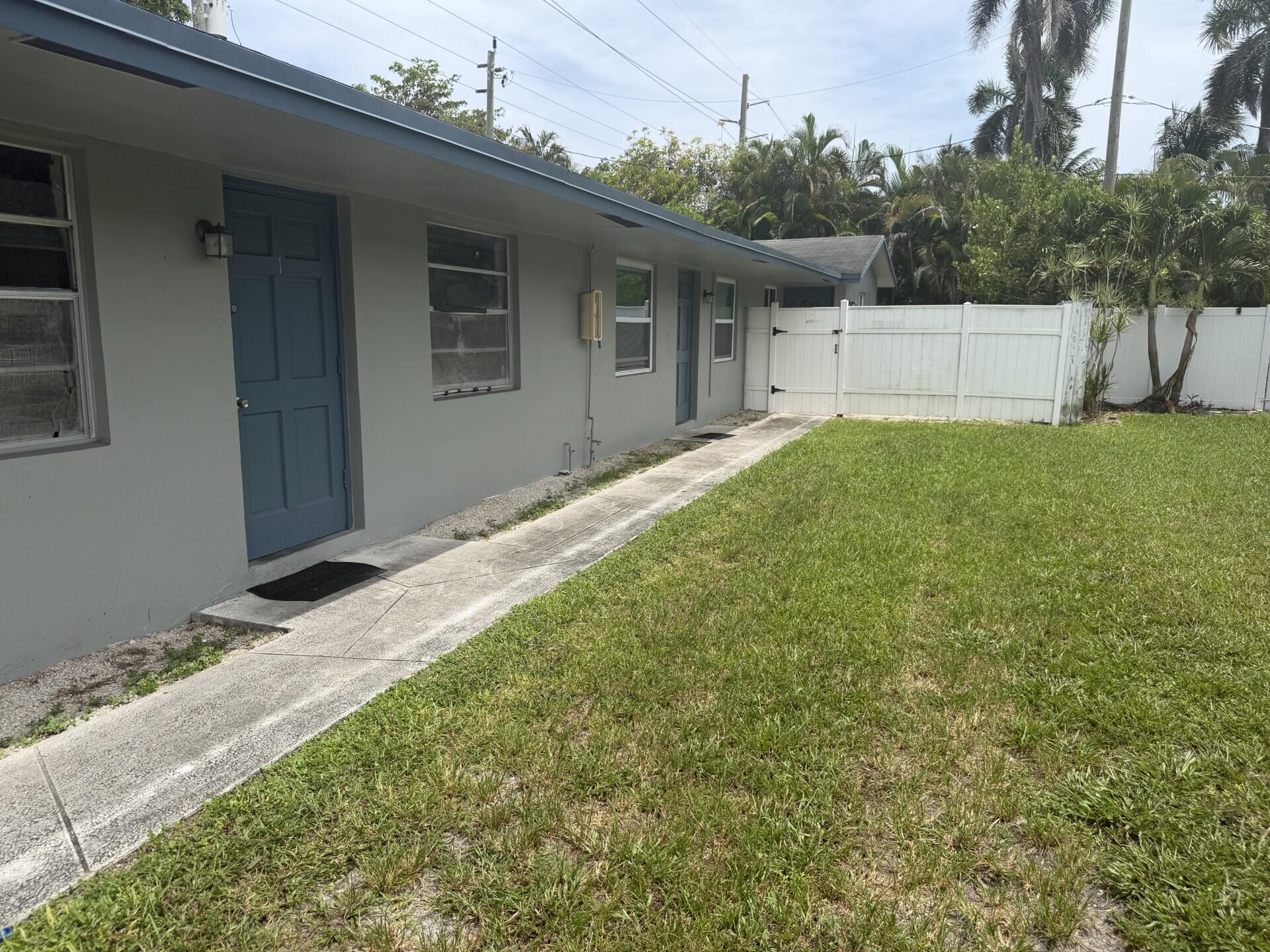 LAUDERDALE PARK 6-33 1/2 - Residential Lease