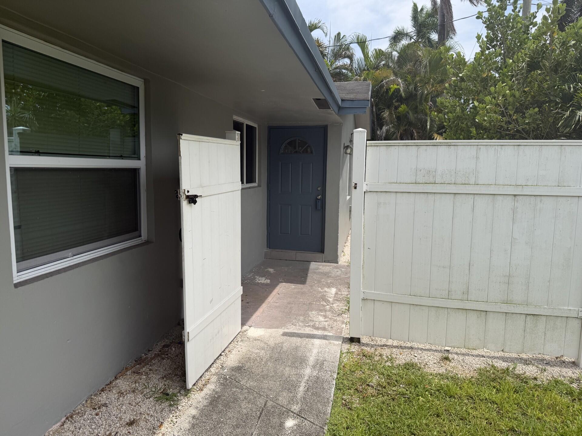 Private fenced in corner unit in Wilton Manors. Updated 2 bedroom and 2 bath unit with washer and dryer hook-up in unit. 2nd bedroom has its own private entrance if needed.