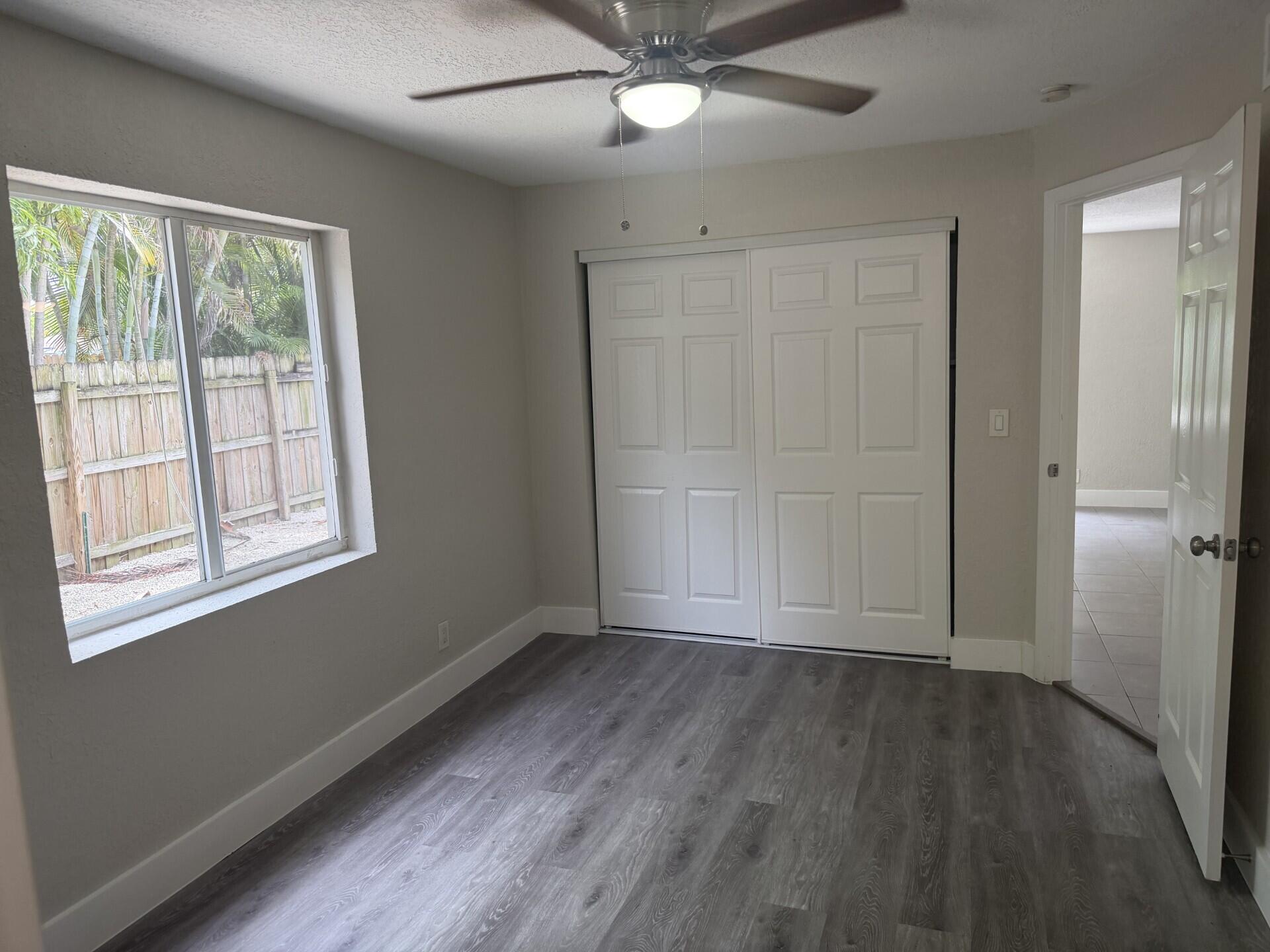 LAUDERDALE PARK 6-33 1/2 - Residential Lease