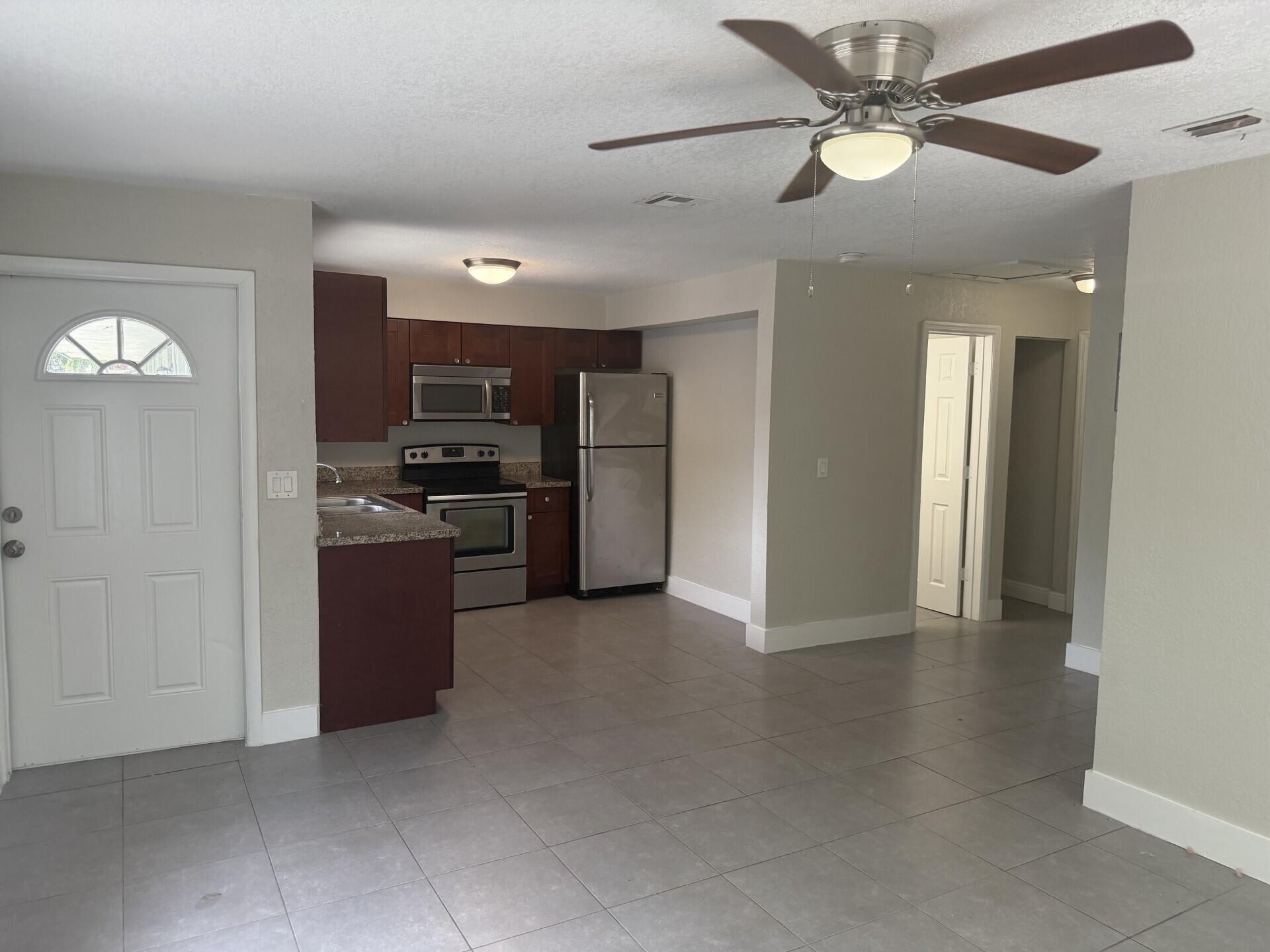 LAUDERDALE PARK 6-33 1/2 - Residential Lease