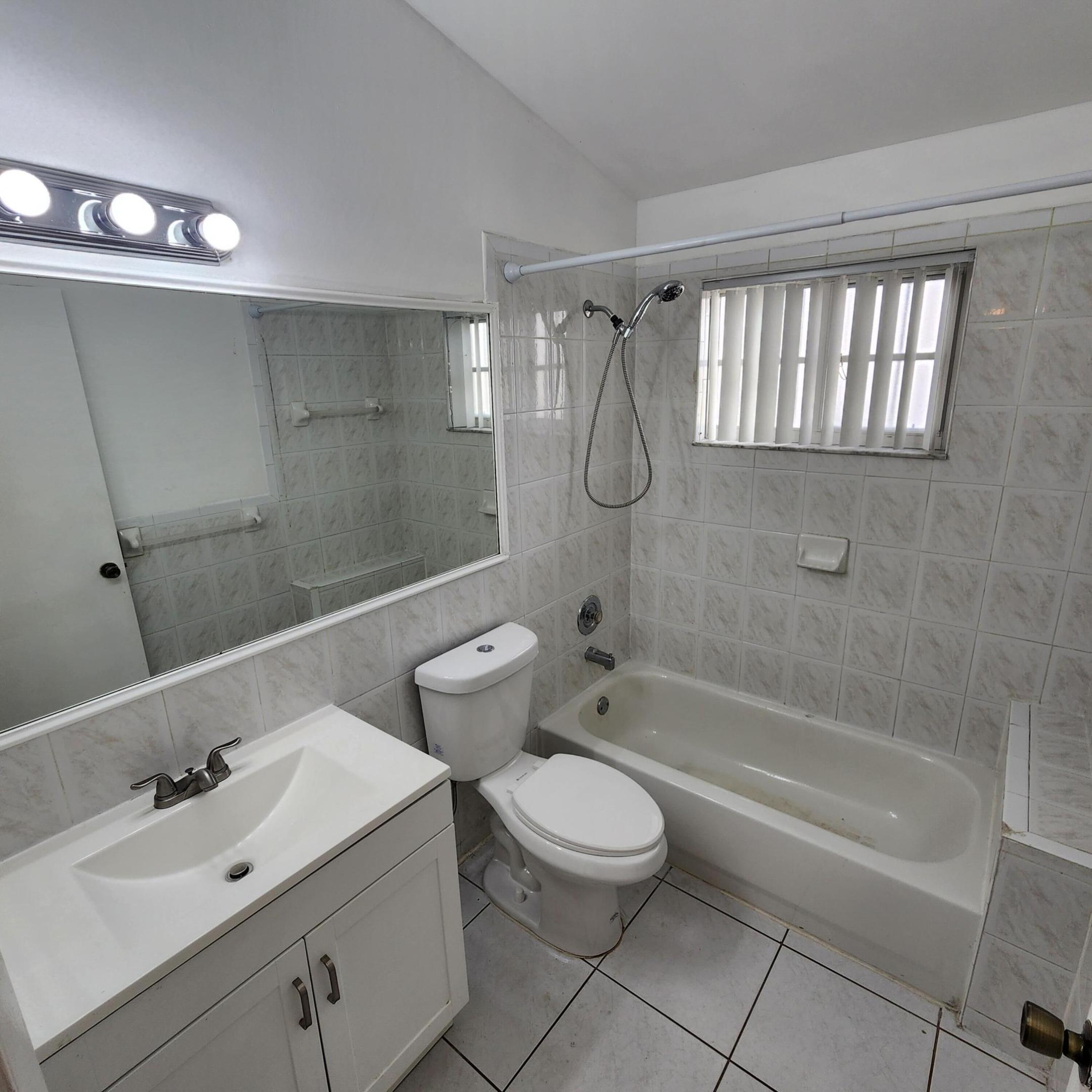 ROYAL PALM VILLAS CONDO - Residential Lease