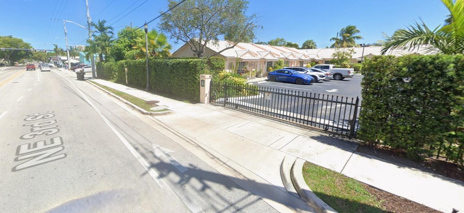 ROYAL PALM VILLAS CONDO - Residential Lease
