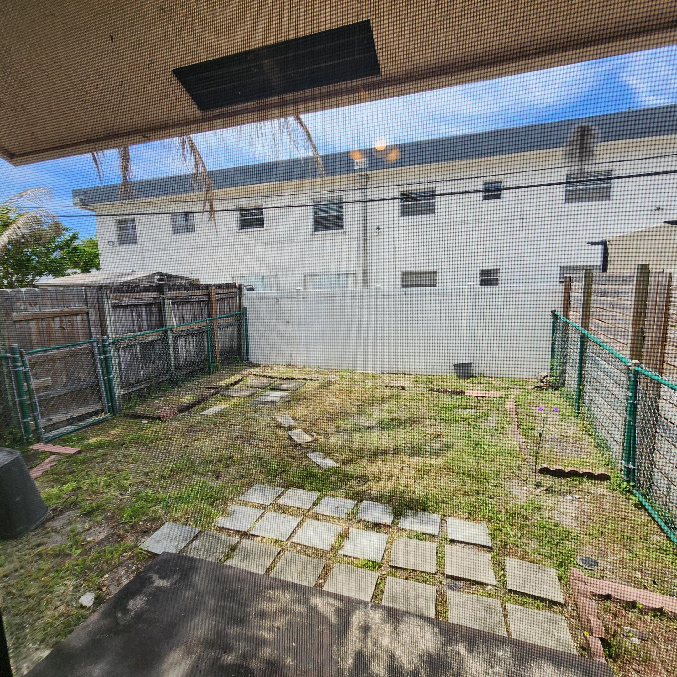 ROYAL PALM VILLAS CONDO - Residential Lease