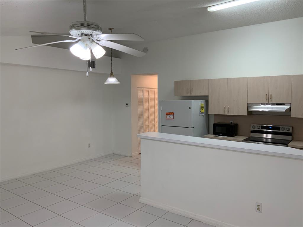 ROYAL PALM VILLAS CONDO - Residential Lease