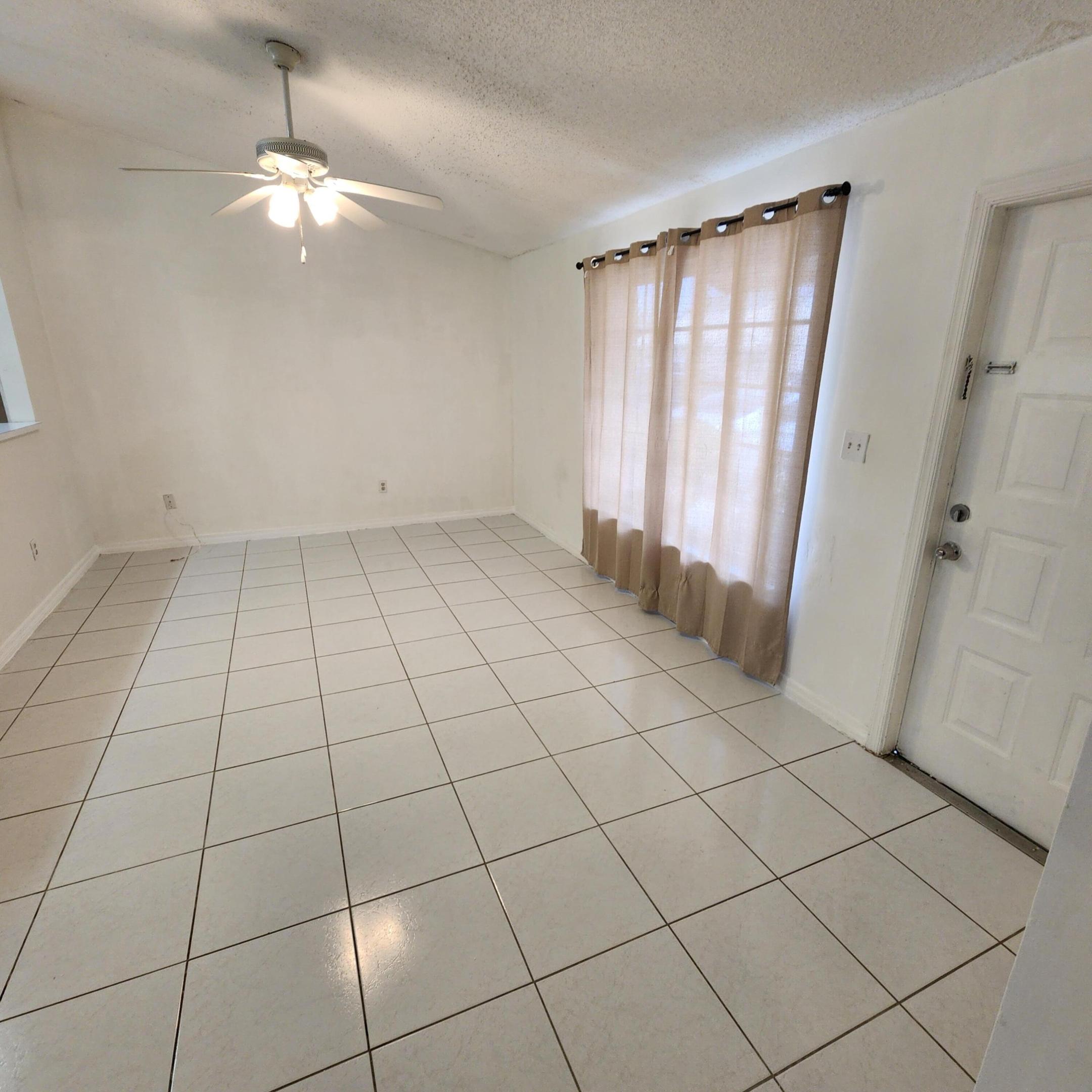 ROYAL PALM VILLAS CONDO - Residential Lease