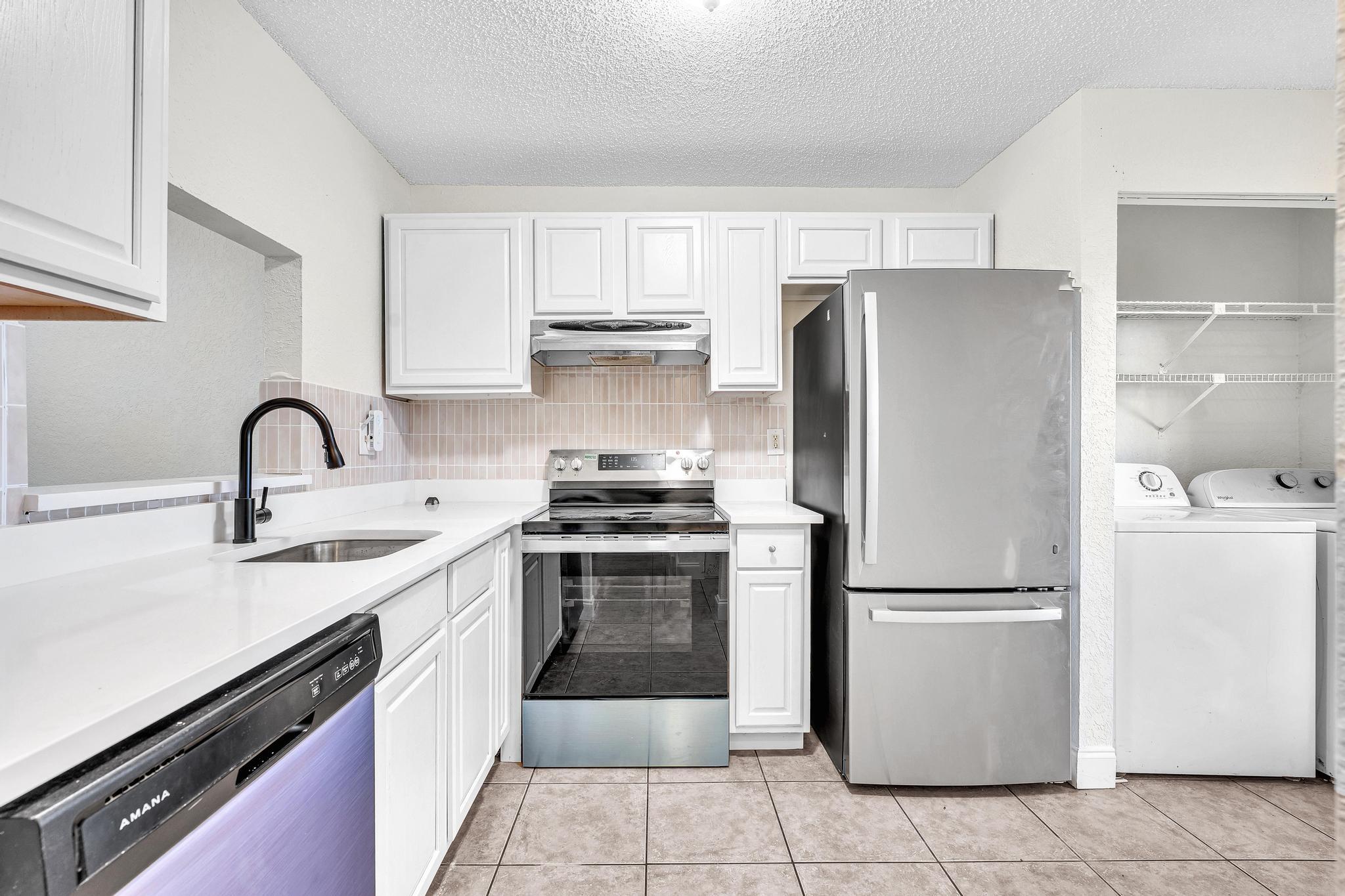 PARKVIEW AT RIVERSIDE CONDO - Residential Lease
