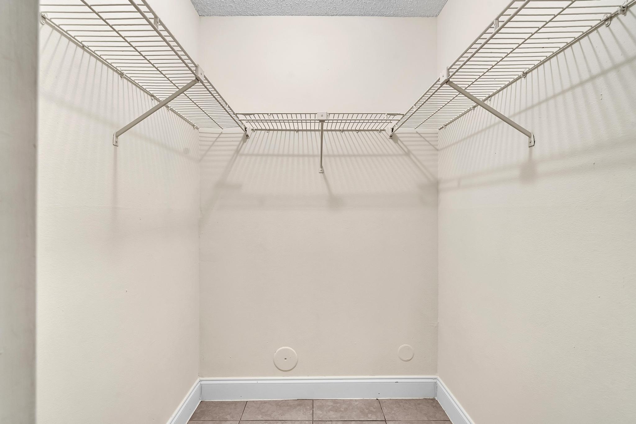 PARKVIEW AT RIVERSIDE CONDO - Residential Lease
