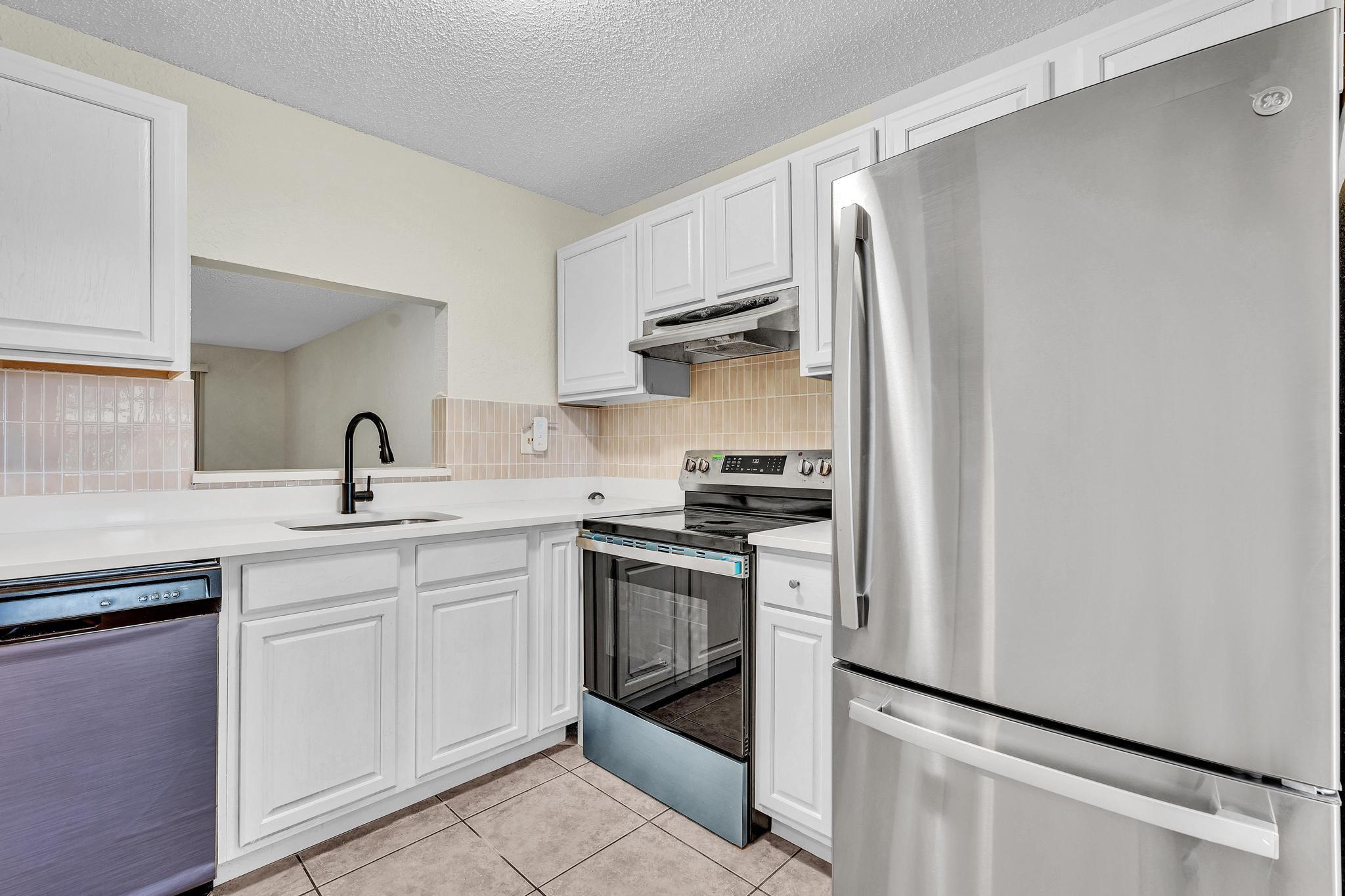PARKVIEW AT RIVERSIDE CONDO - Residential Lease