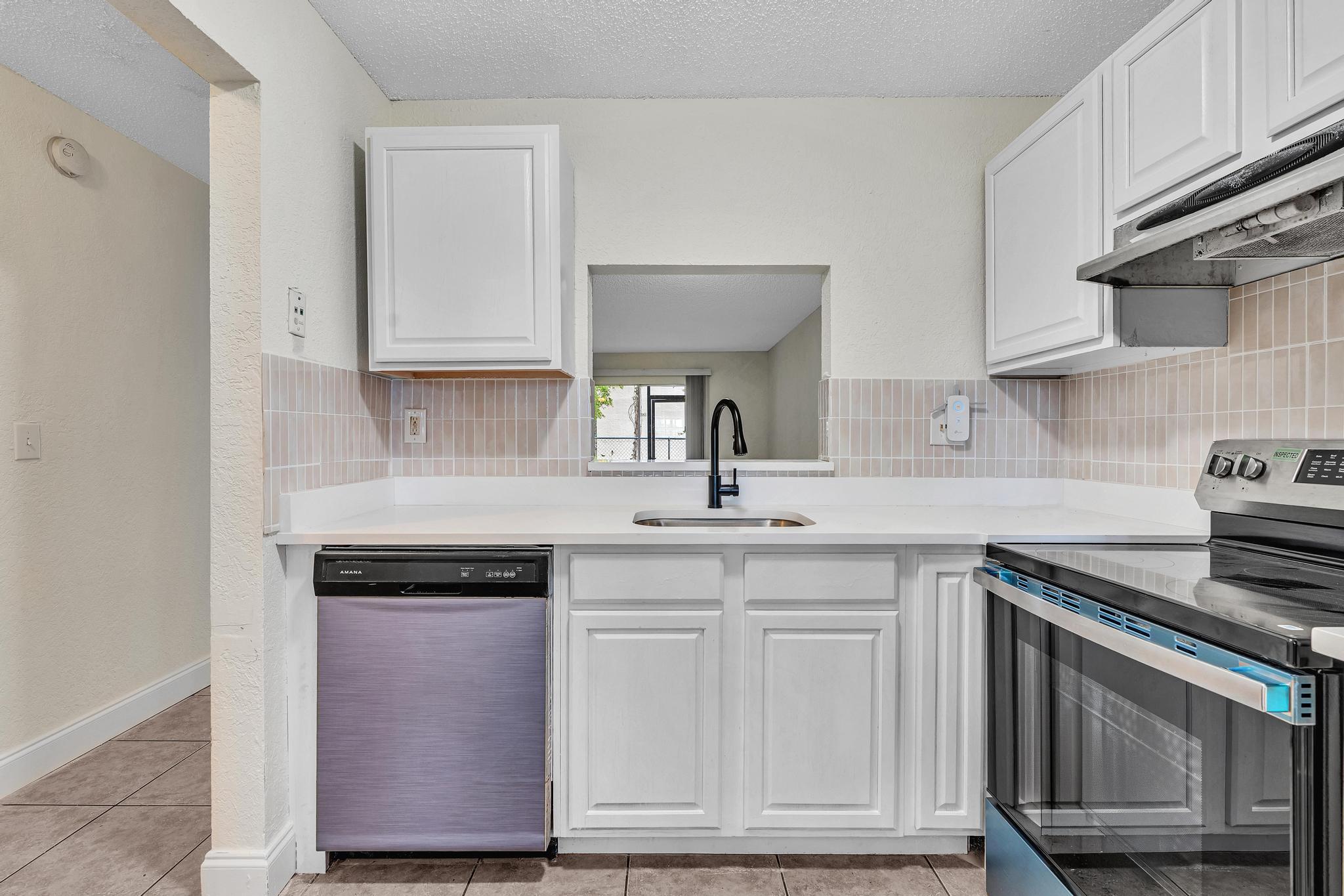 PARKVIEW AT RIVERSIDE CONDO - Residential Lease