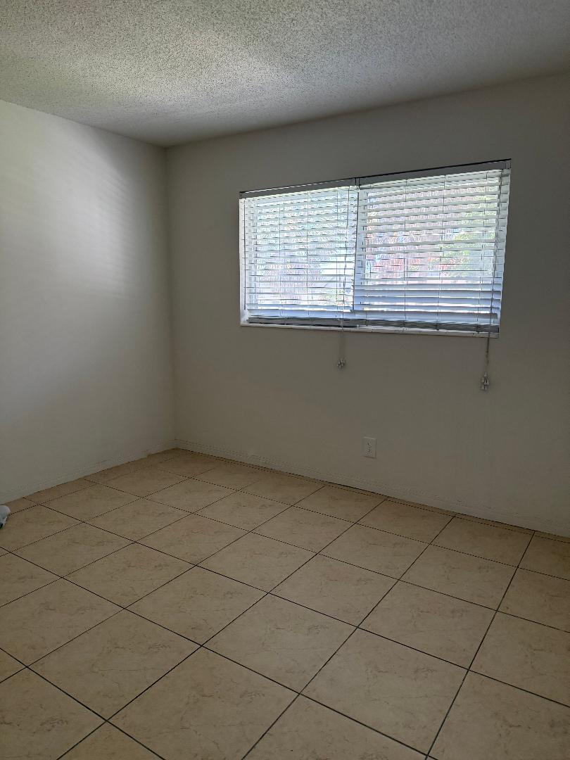 CRYSTAL LAKE 2ND SEC - Residential Lease