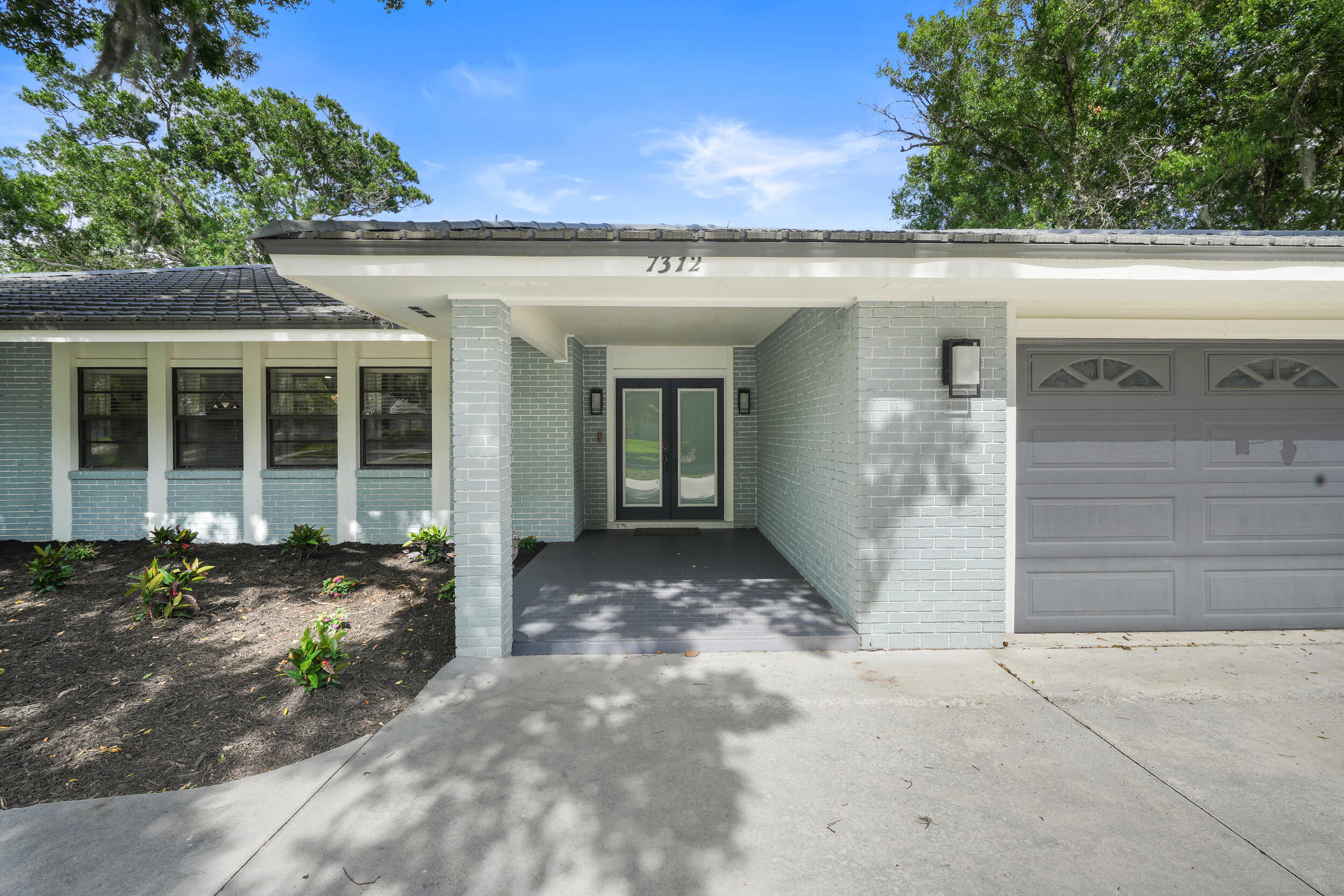 RIVERS EDGE - Residential