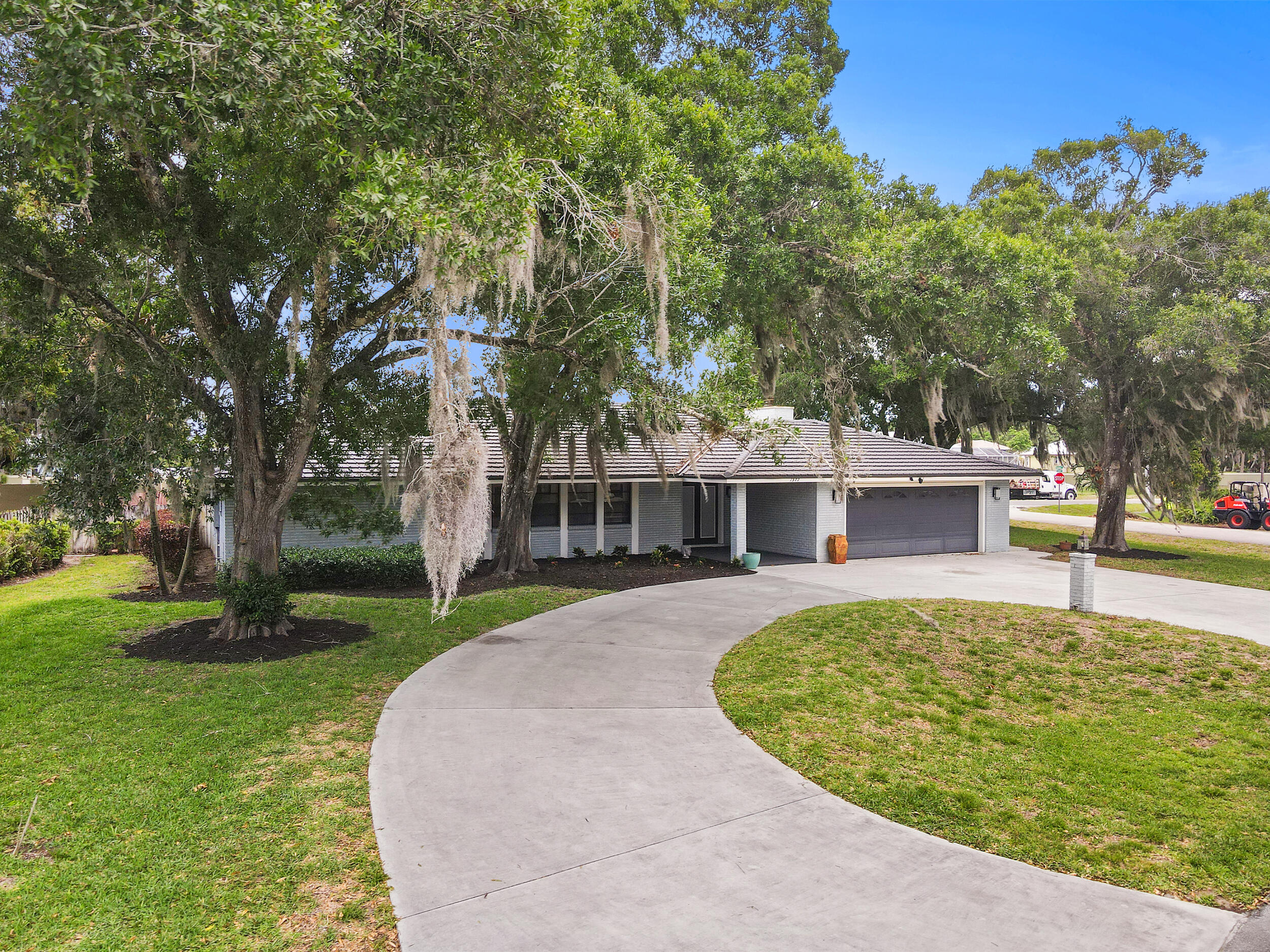 RIVERS EDGE - Residential