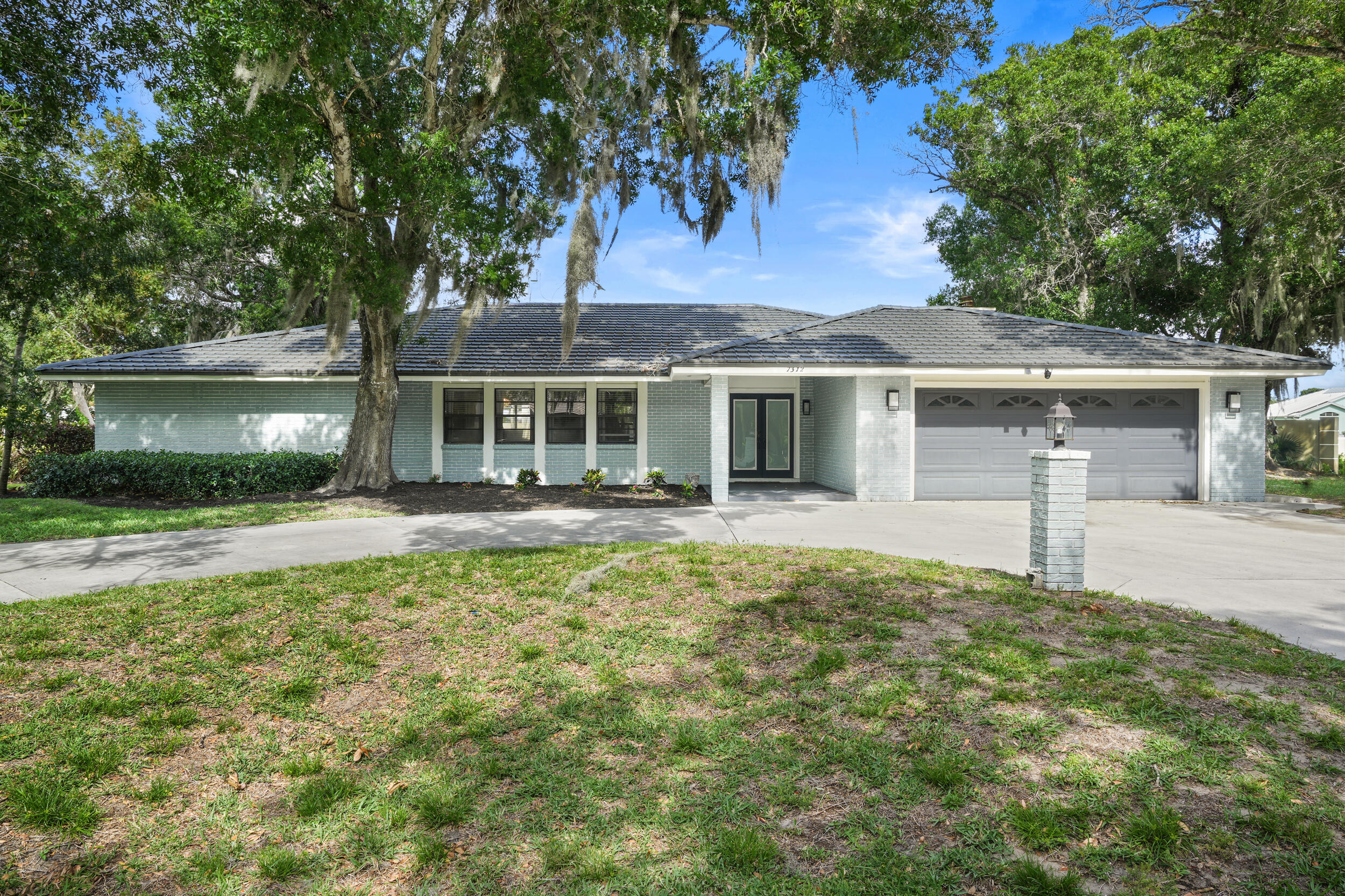 RIVERS EDGE - Residential