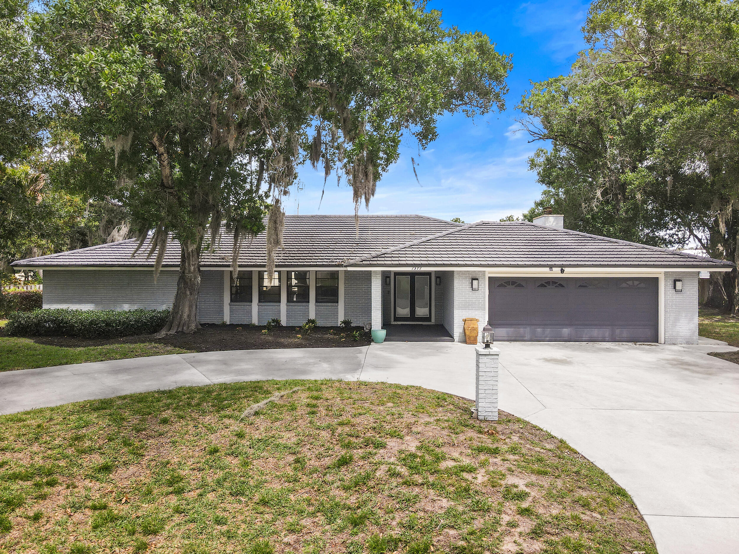 RIVERS EDGE - Residential