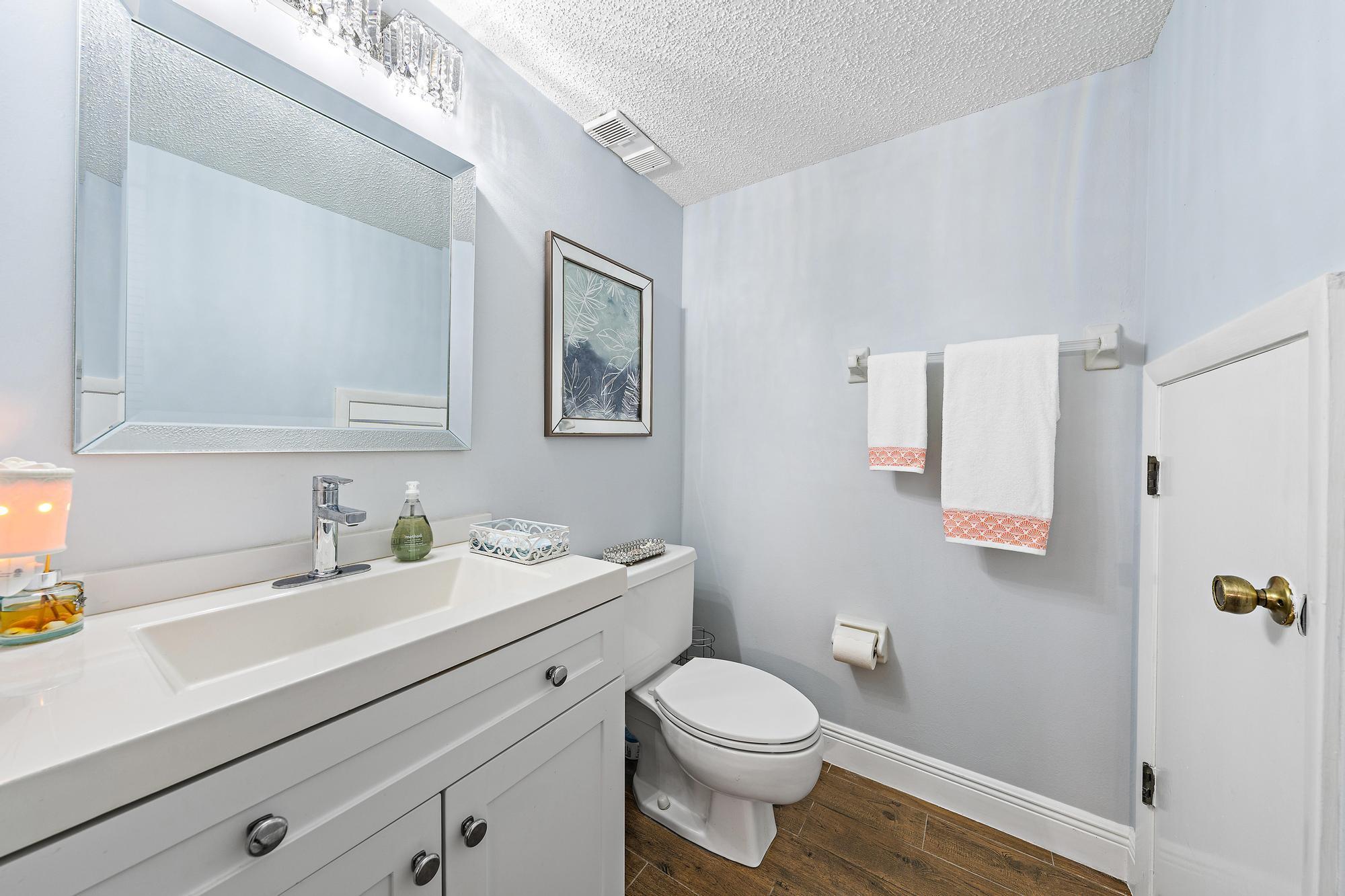 THE COURT YARDS CONDO - Residential