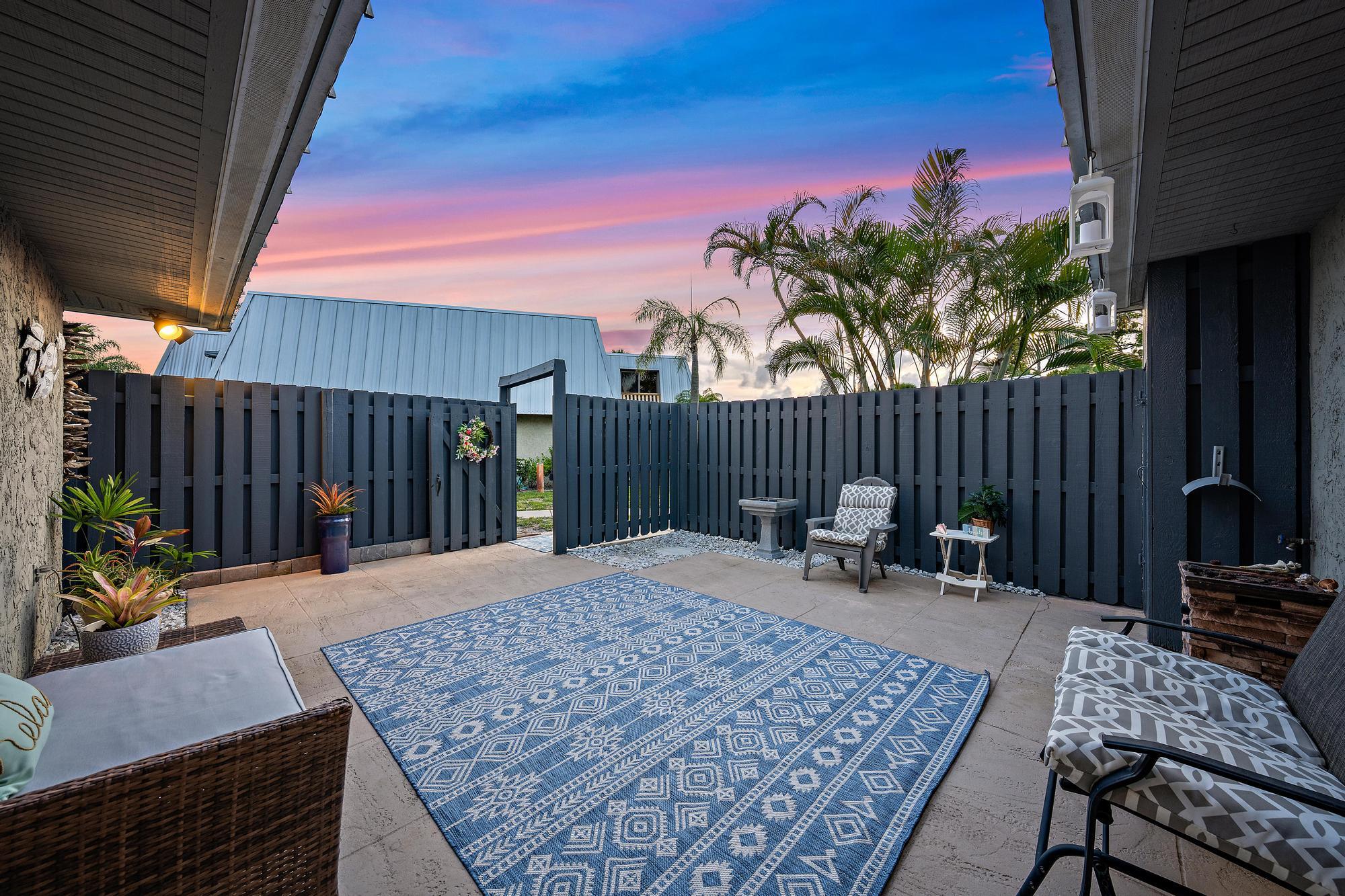 THE COURT YARDS CONDO - Residential
