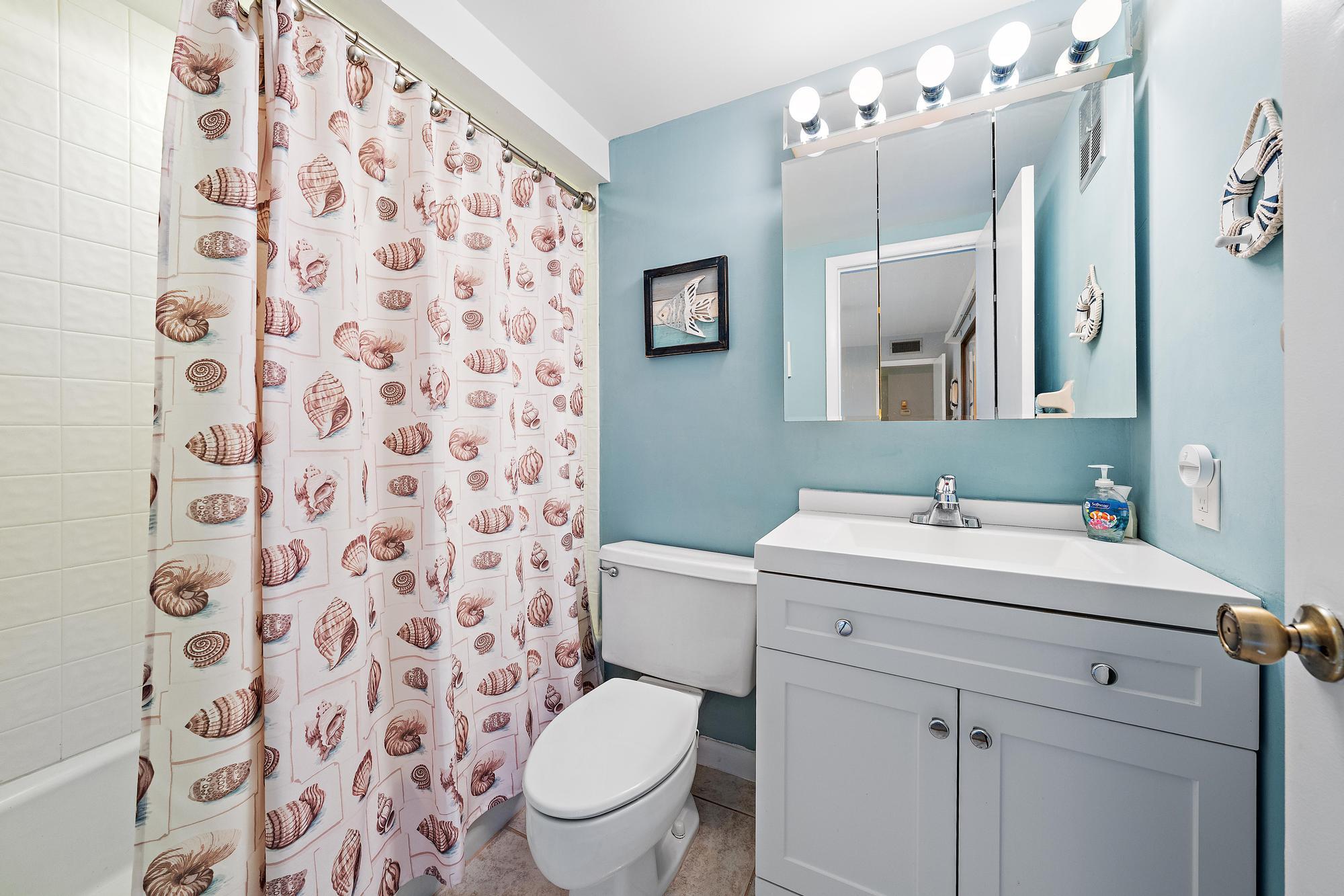 THE COURT YARDS CONDO - Residential