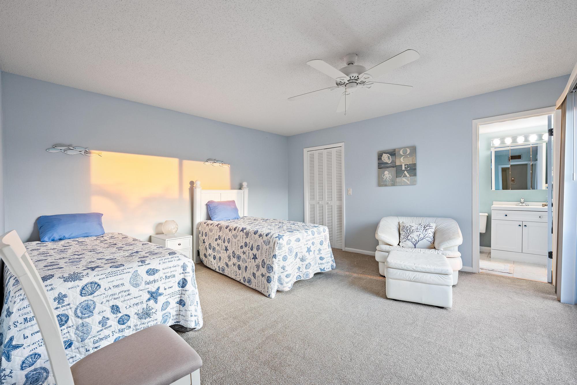 THE COURT YARDS CONDO - Residential