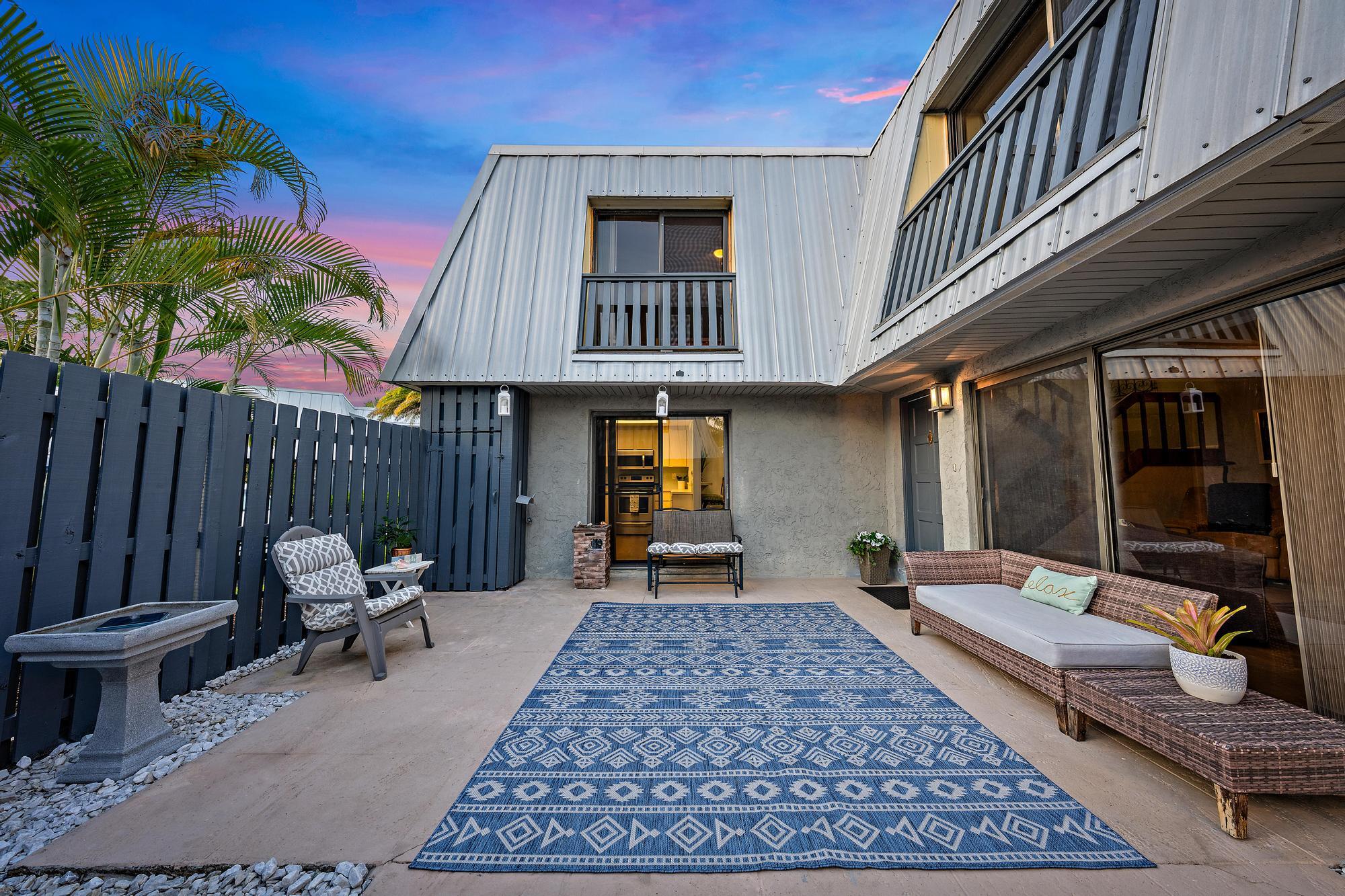 THE COURT YARDS CONDO - Residential