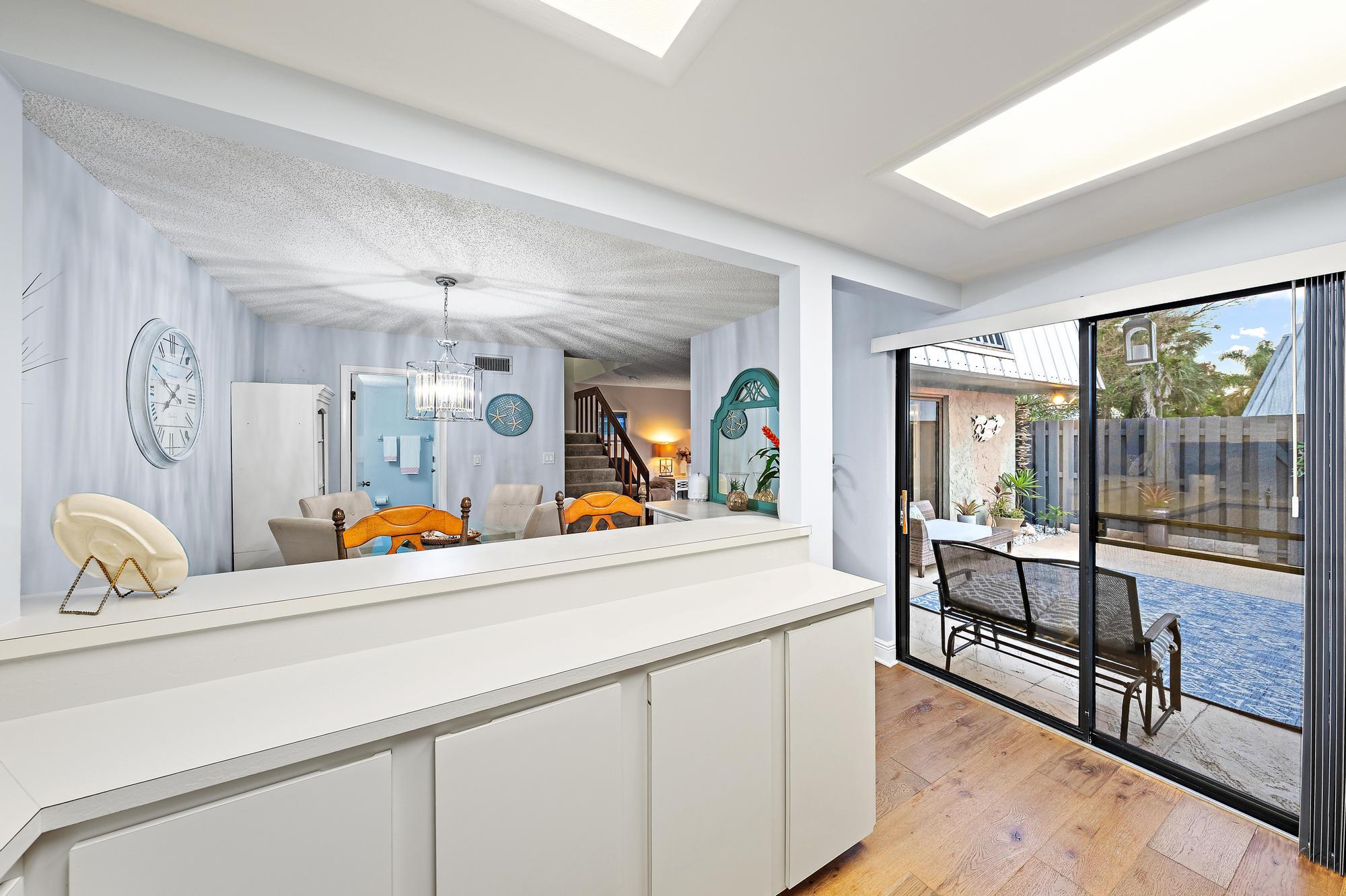 THE COURT YARDS CONDO - Residential