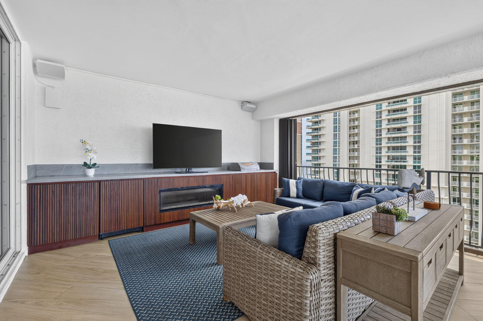 JACKSON TOWER LAS OLAS CONDO - Residential