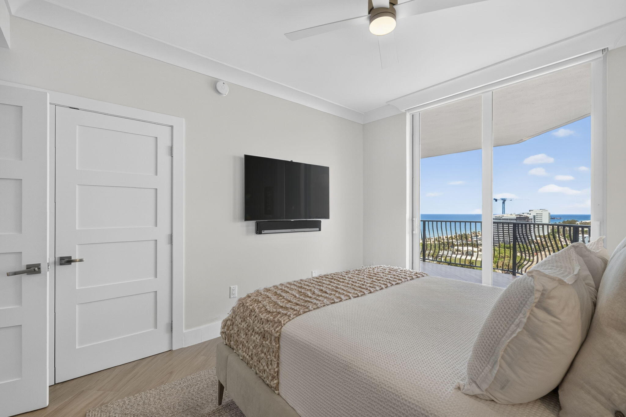 JACKSON TOWER LAS OLAS CONDO - Residential