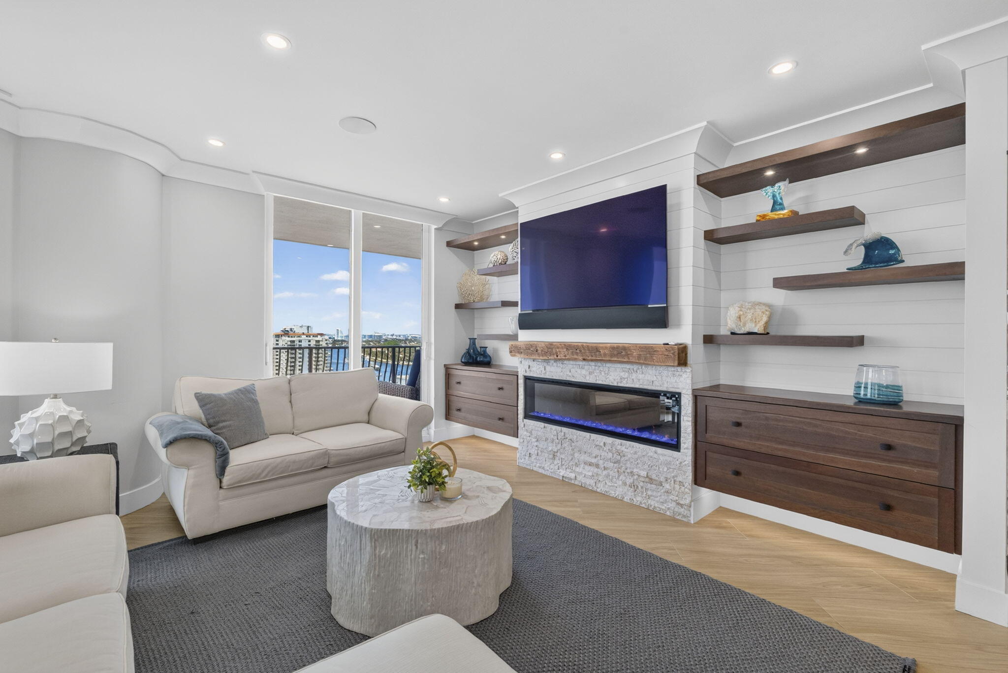 JACKSON TOWER LAS OLAS CONDO - Residential
