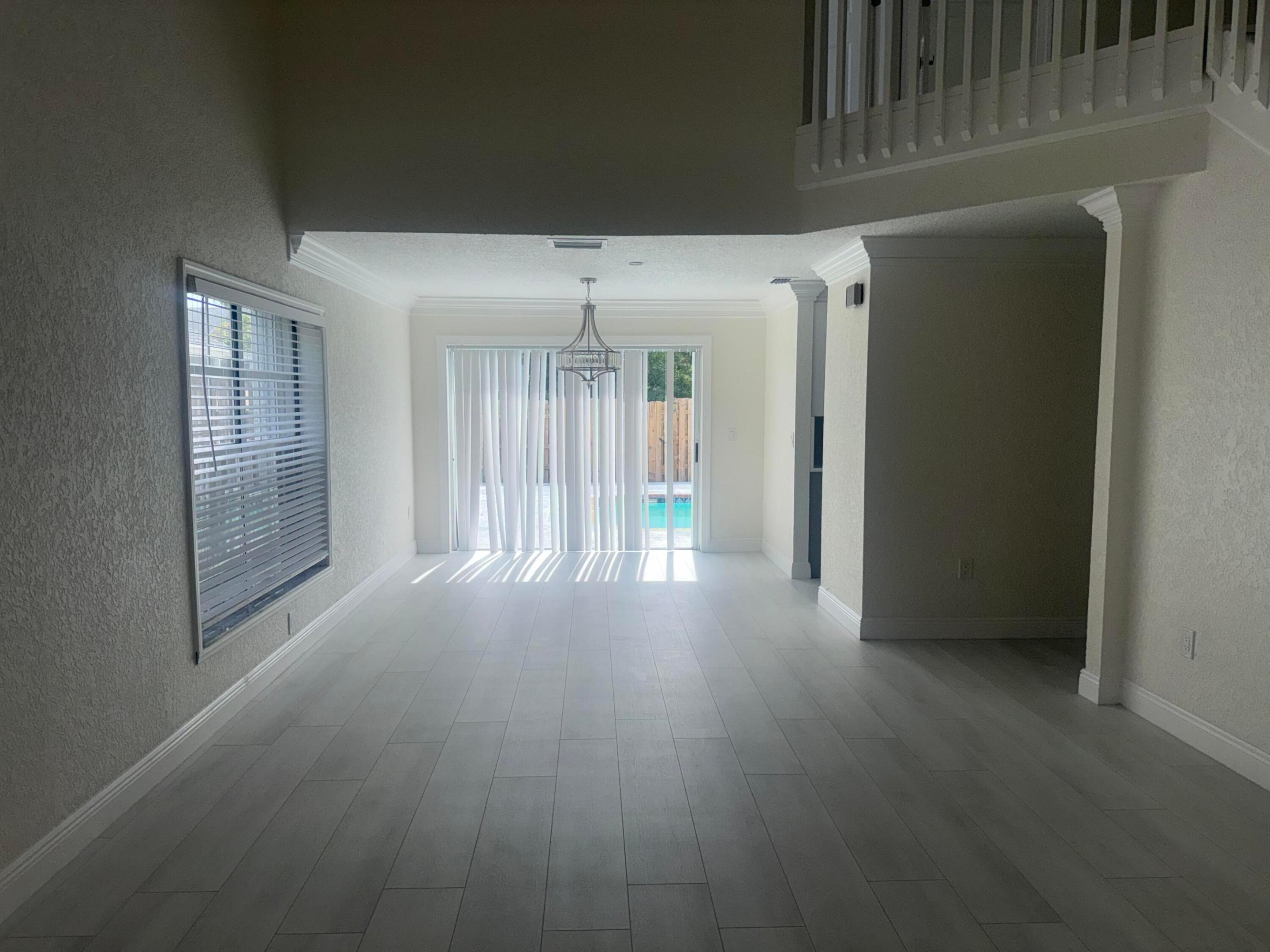 SAWGRASS ESTATES - Residential