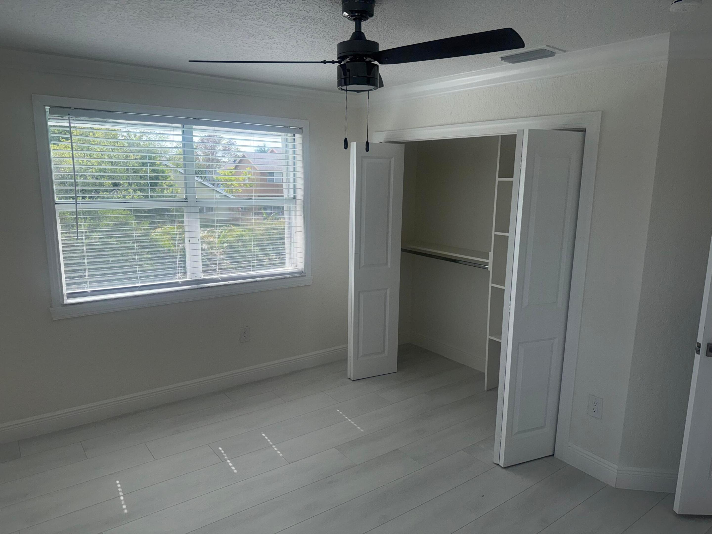 SAWGRASS ESTATES - Residential