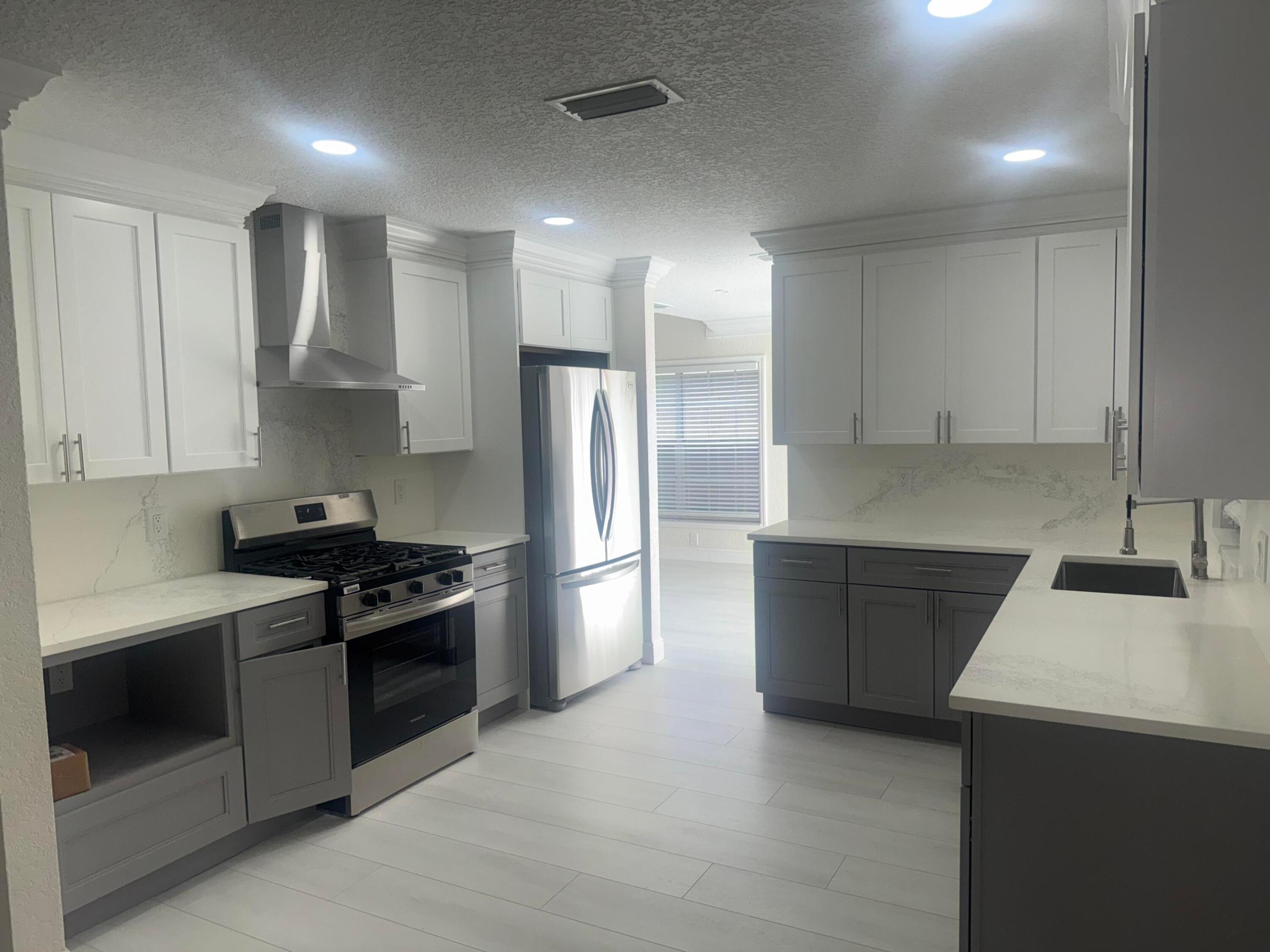 SAWGRASS ESTATES - Residential