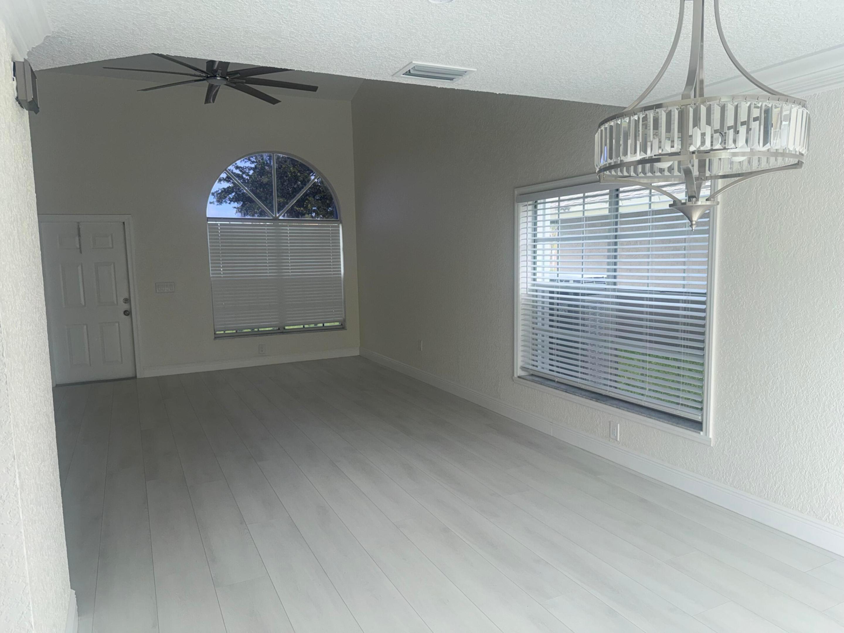 SAWGRASS ESTATES - Residential