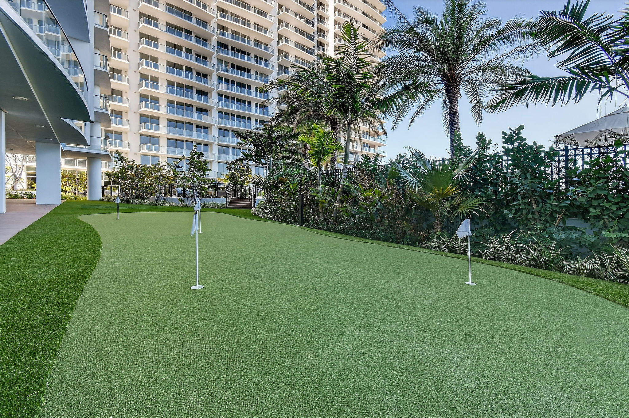 NAUTILUS 220 CONDO - Residential