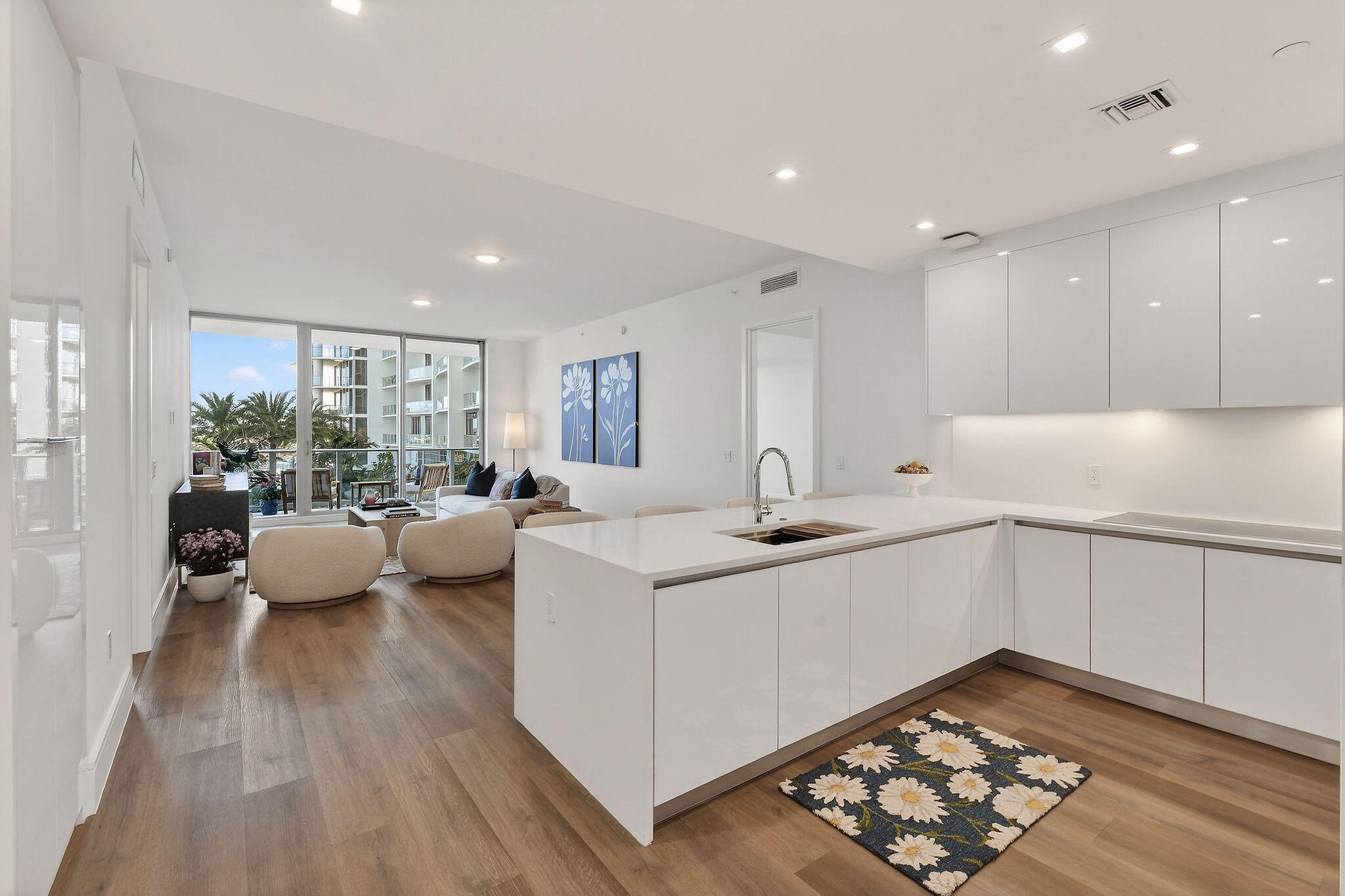 NAUTILUS 220 CONDO - Residential