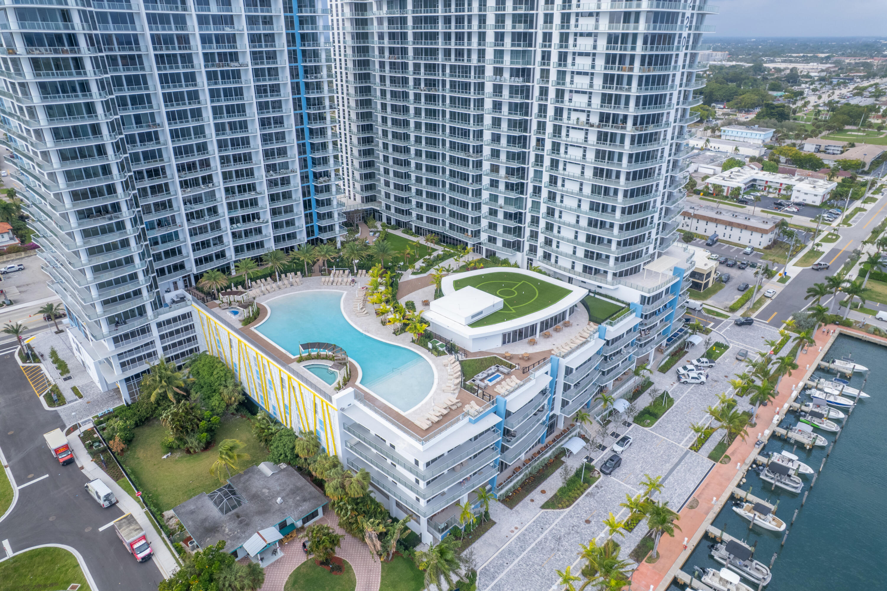 NAUTILUS 220 CONDO - Residential