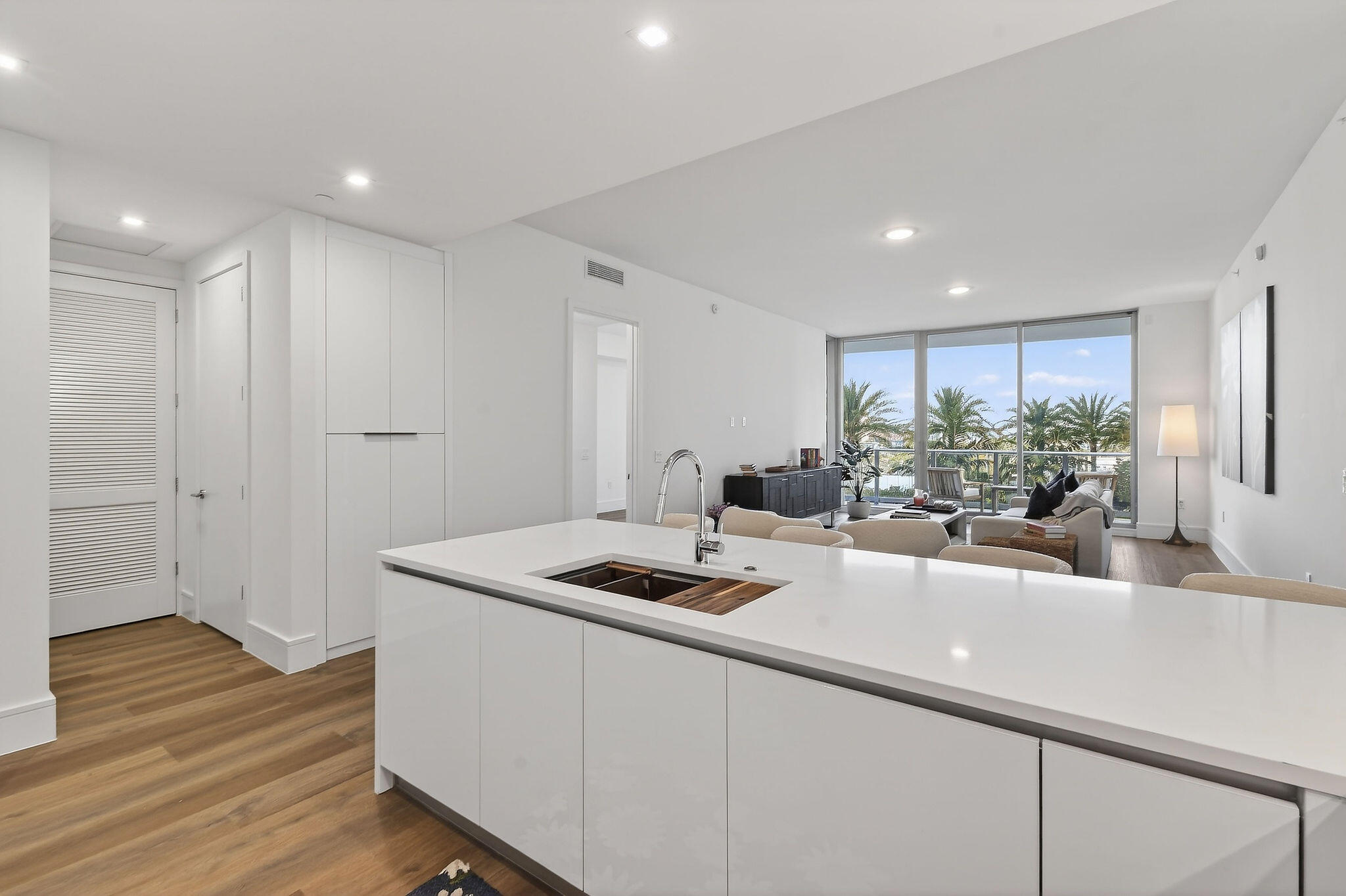 NAUTILUS 220 CONDO - Residential