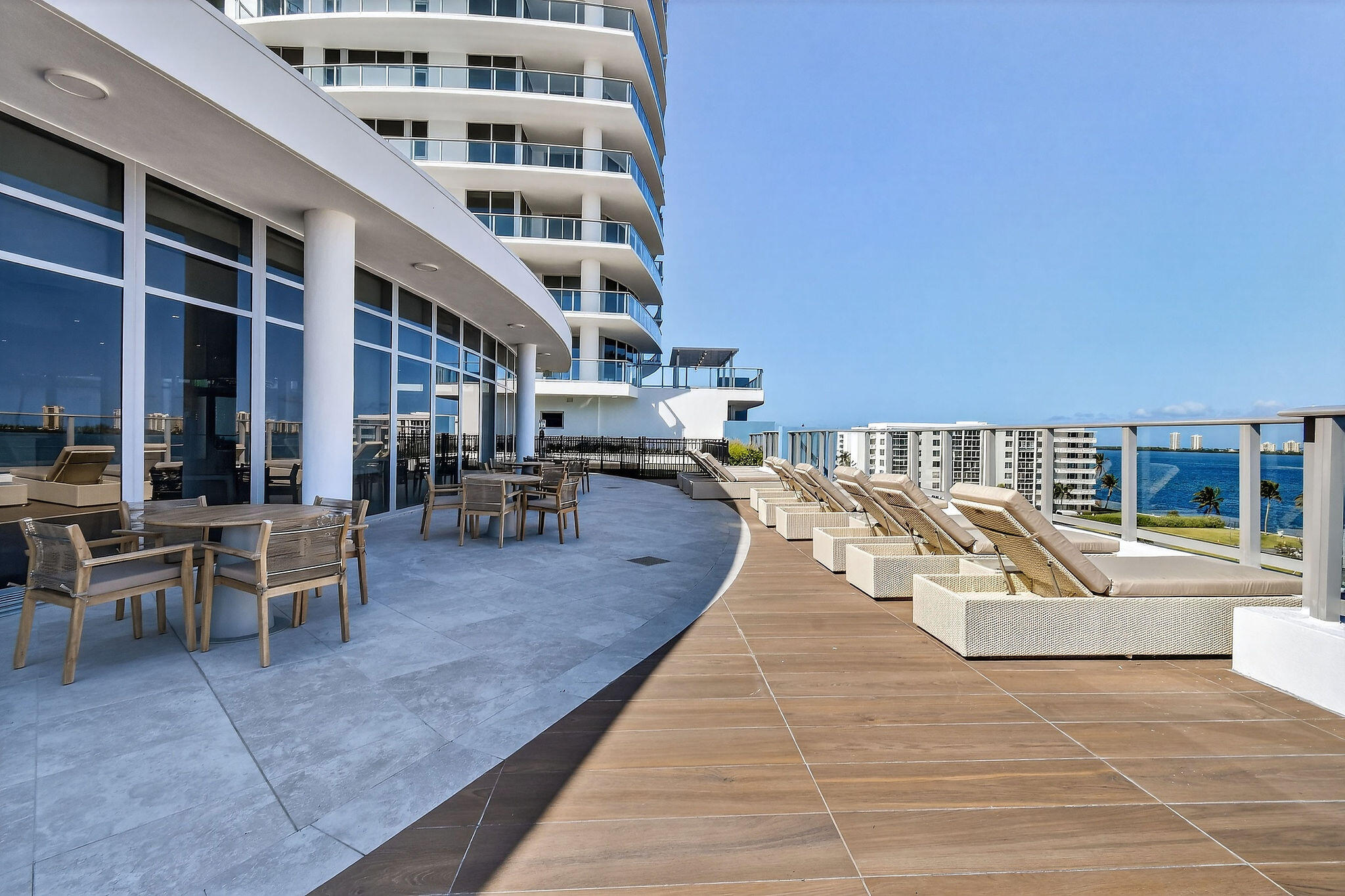 NAUTILUS 220 CONDO - Residential