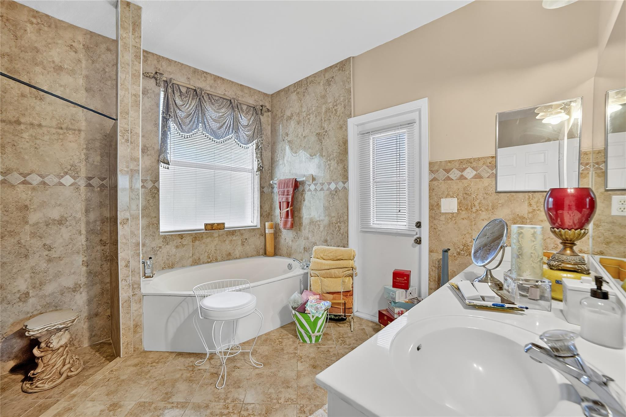 CORAL CREEK - Residential