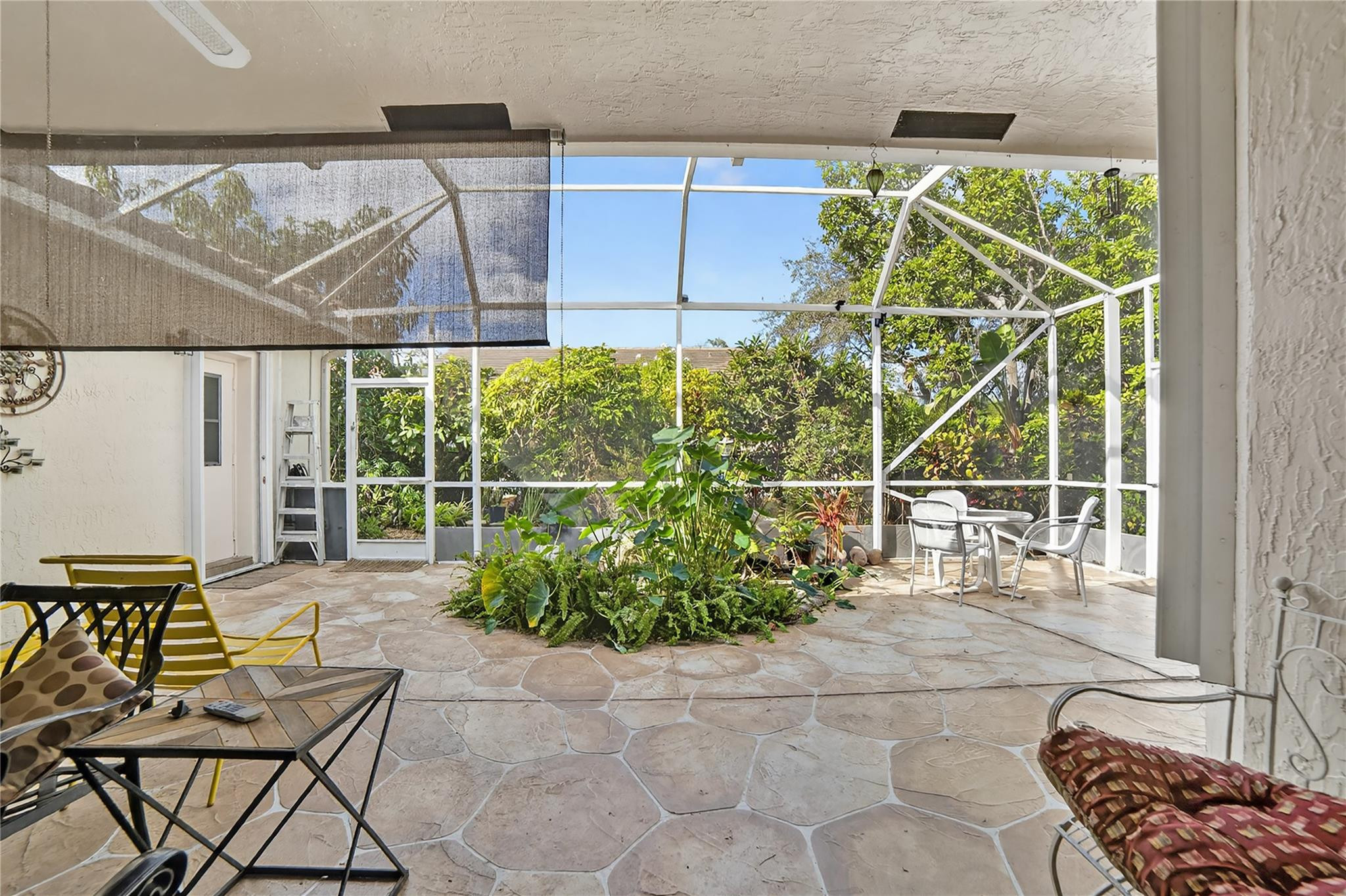 CORAL CREEK - Residential