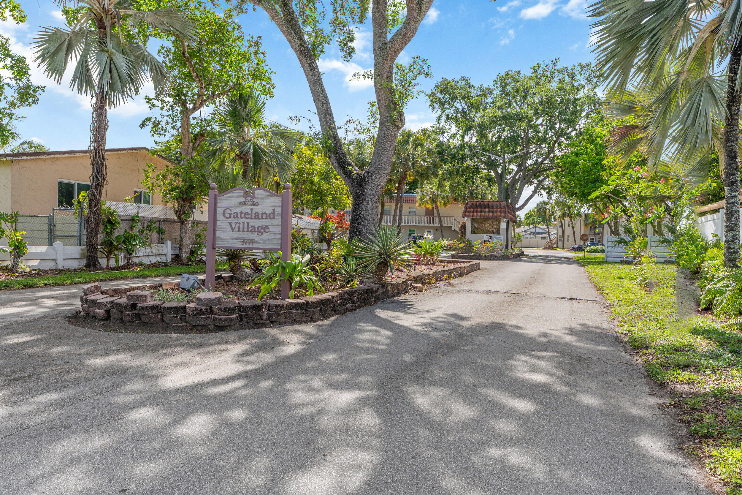 GATELAND VILLAGE SEC C CONDO - Residential