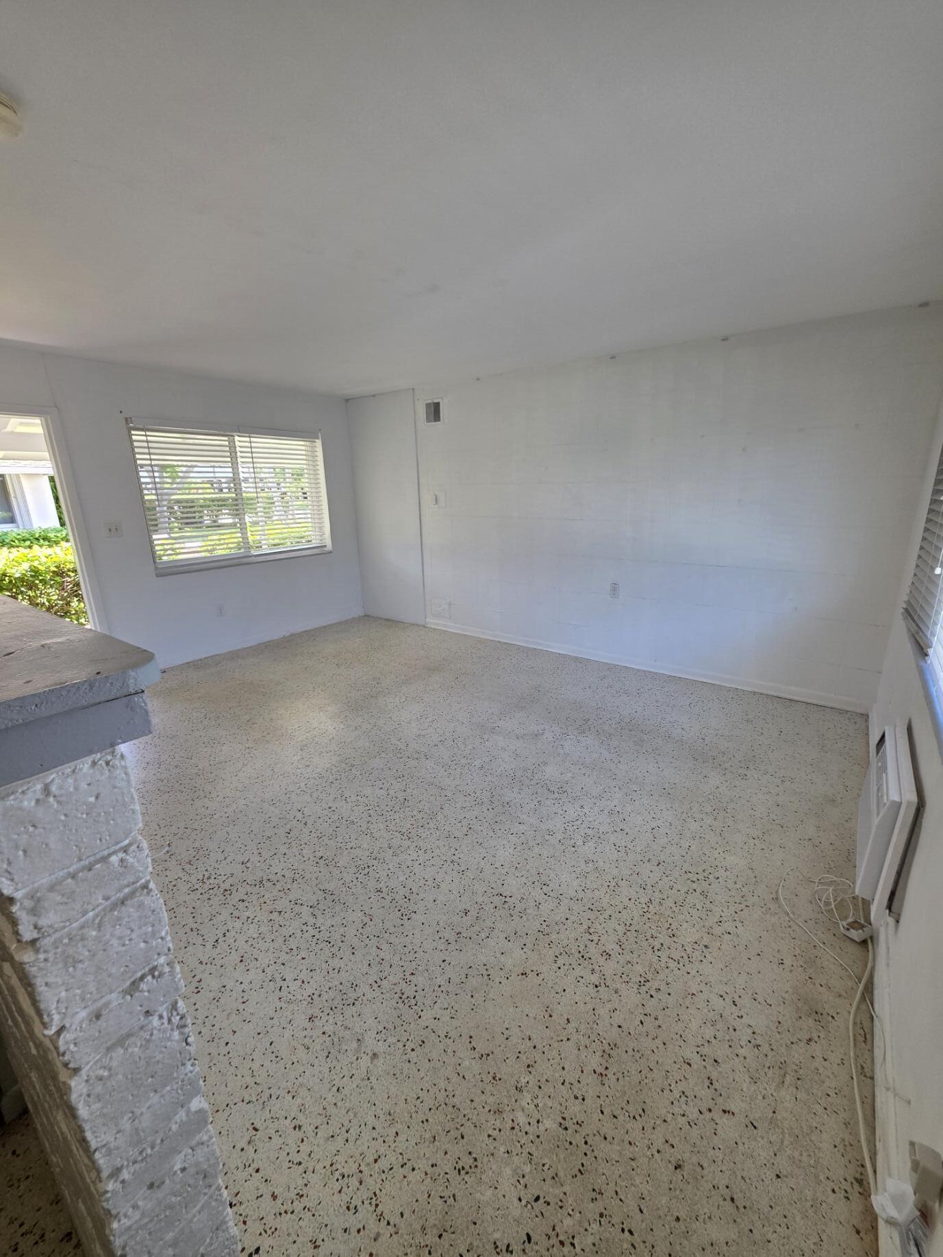 YACHT HARBOR - Residential Lease