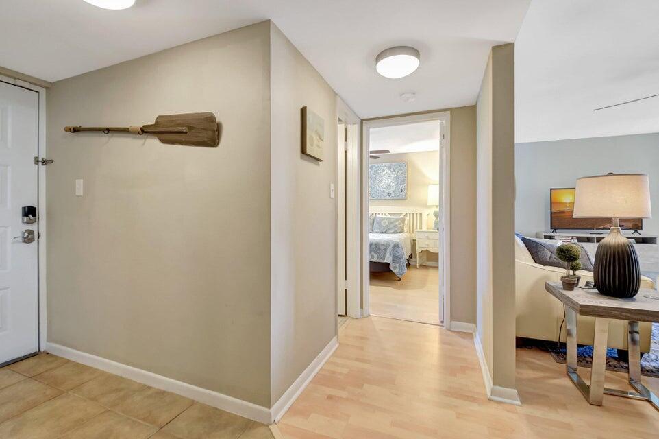 LAKESIDE CONDO - Residential