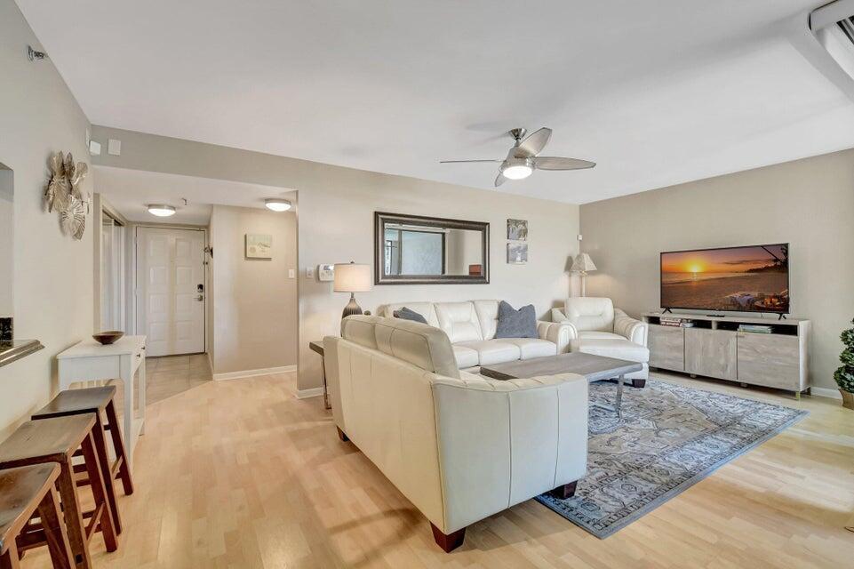 LAKESIDE CONDO - Residential
