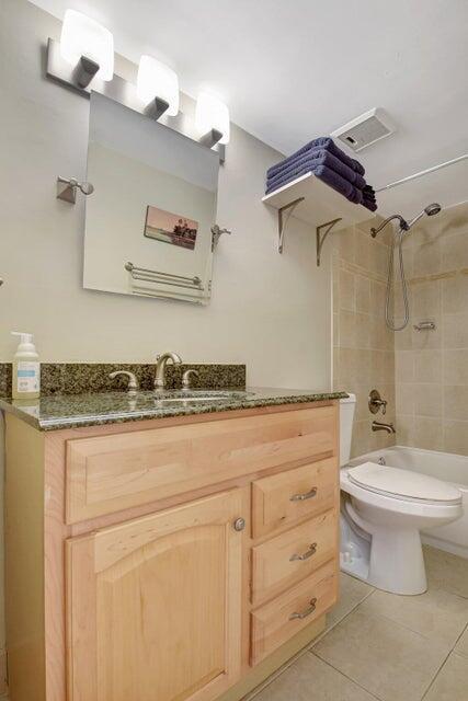 LAKESIDE CONDO - Residential