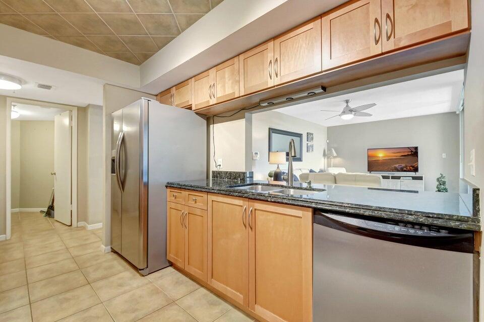 LAKESIDE CONDO - Residential