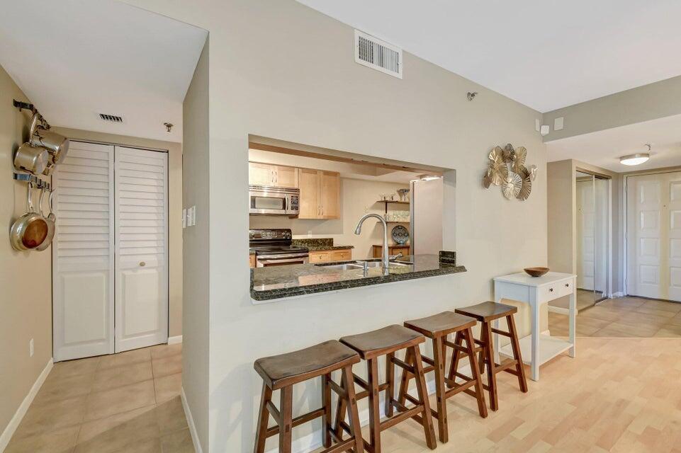 LAKESIDE CONDO - Residential
